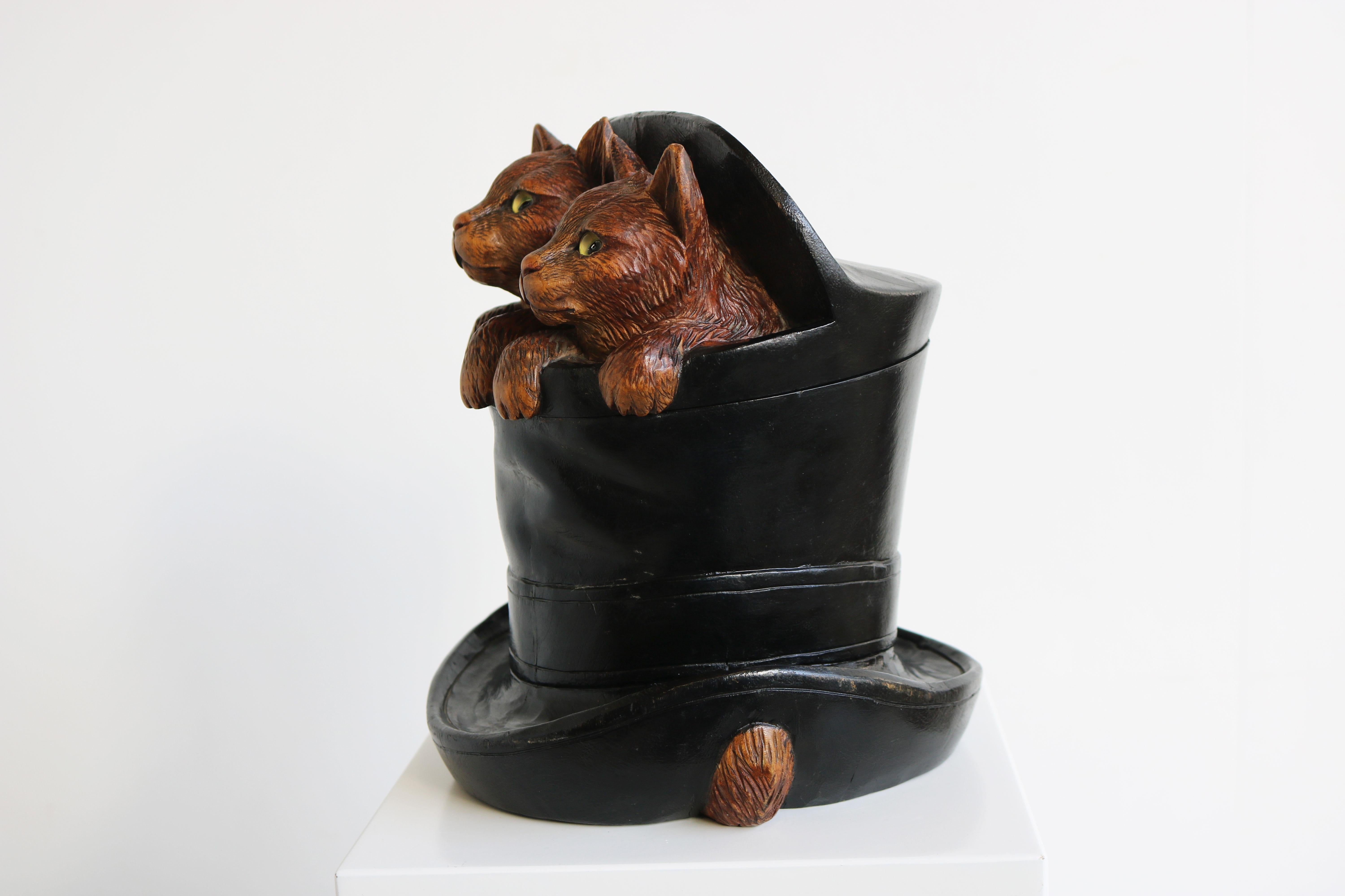 Hand-Carved Swiss Antique 19th Century Black Forest Cat Tobacco Jar Cigar Box Humidor Carved