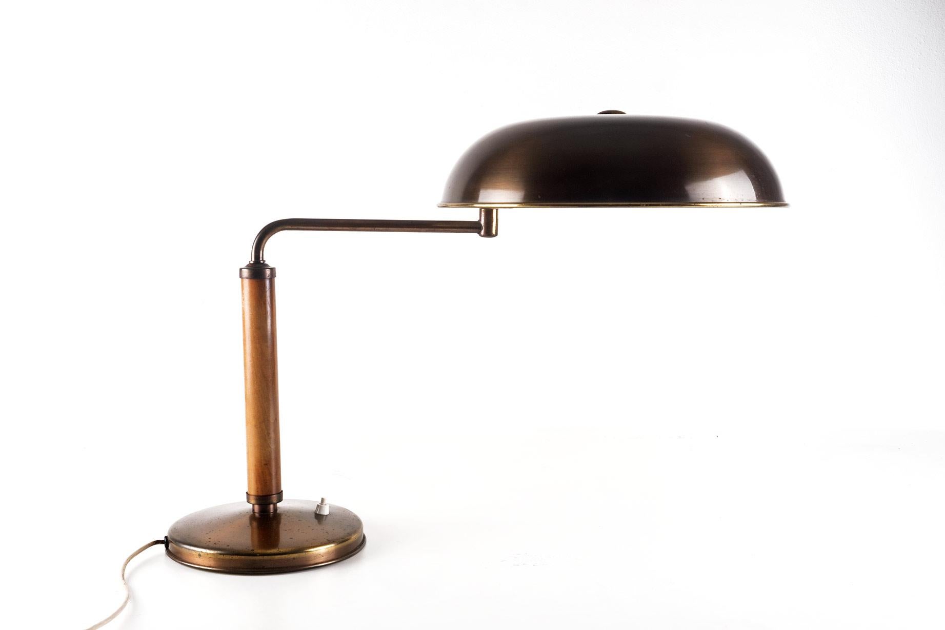 Swiss Bauhaus lamp model quick 1500 by Alfred Müller for Amba Basel, Switzerland. 
This splendid working lamp is pivoting and height adjustable (from 42cm to 54 cm).
 
