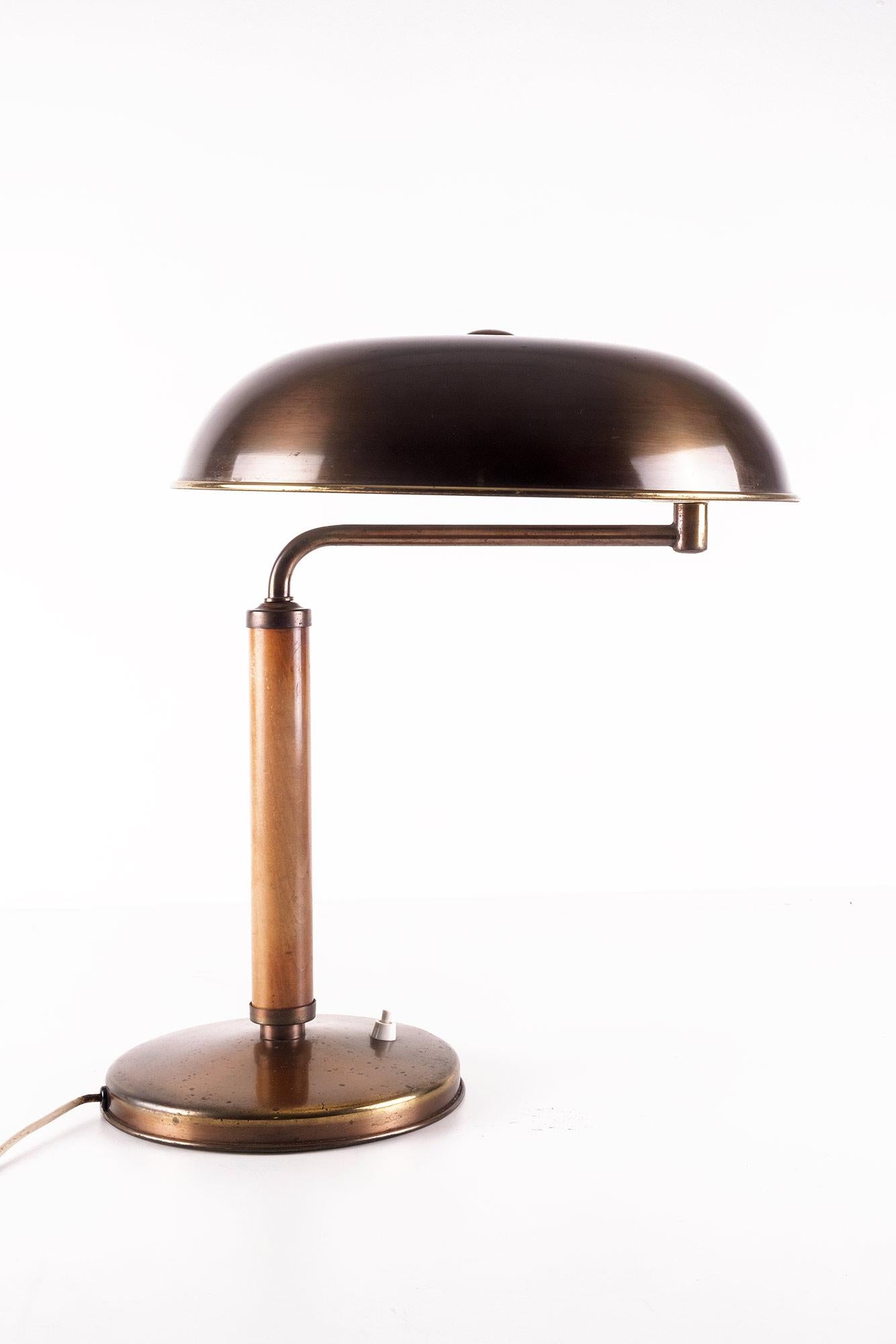 Swiss Bauhaus Table Lamp by Alfred Müller for Amba Basel, 1930s In Good Condition In Lugano, TI
