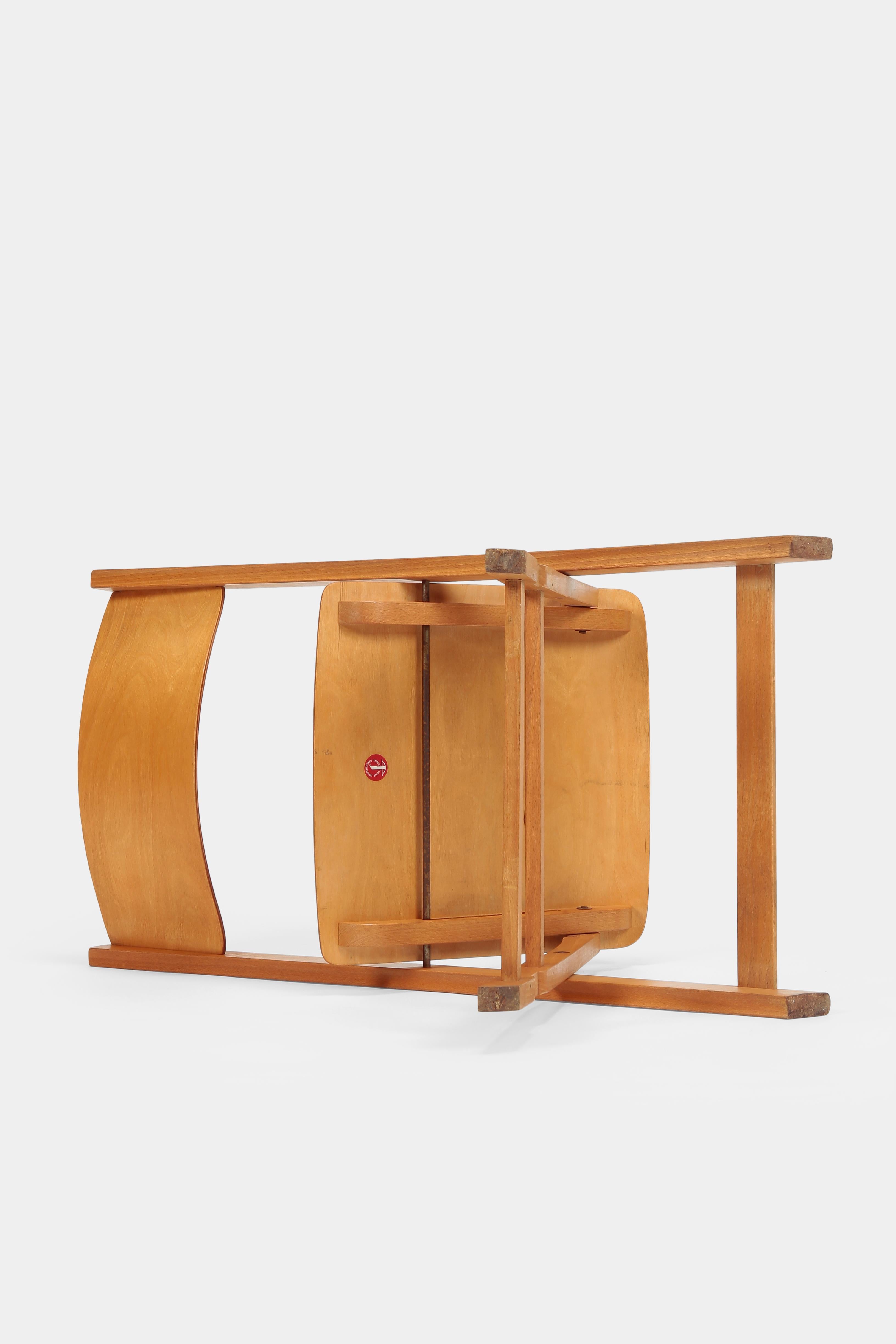 Swiss Midcentury Modern Birchwood Folding Chair, Wohnbedarf 1940s, Light Brown For Sale 2