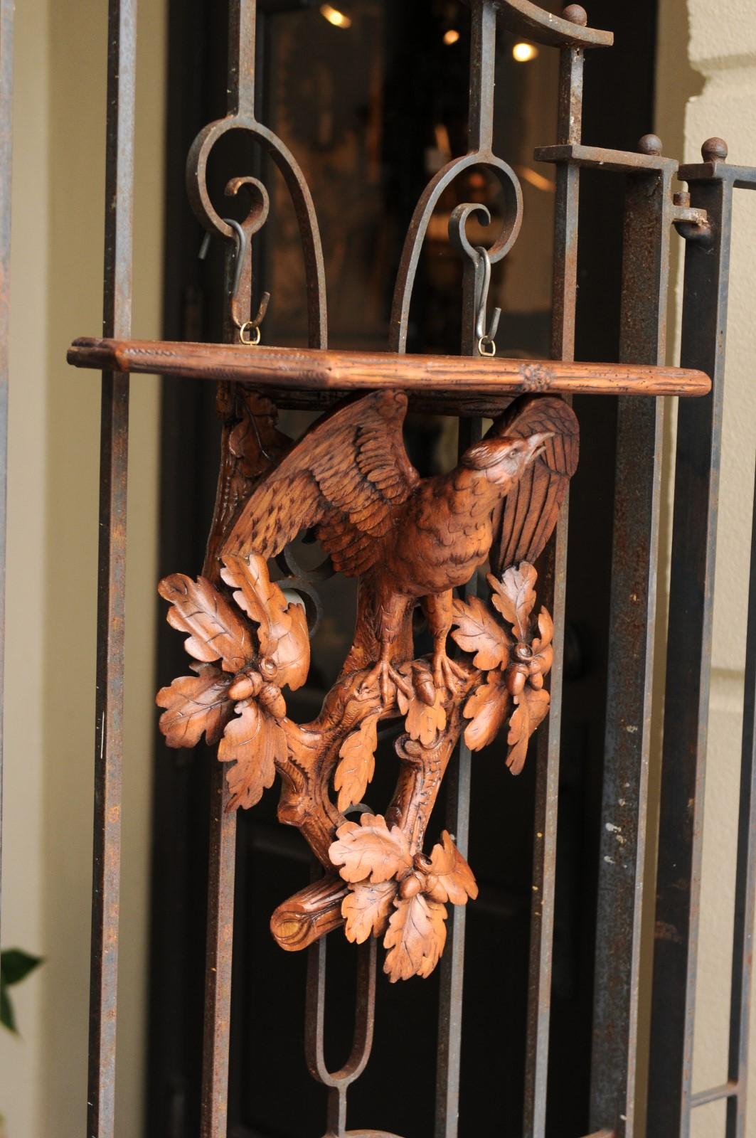 Swiss Black Forest 1890s Wall Bracket with Hand-Carved Eagle and Oak Leaf Motifs 3