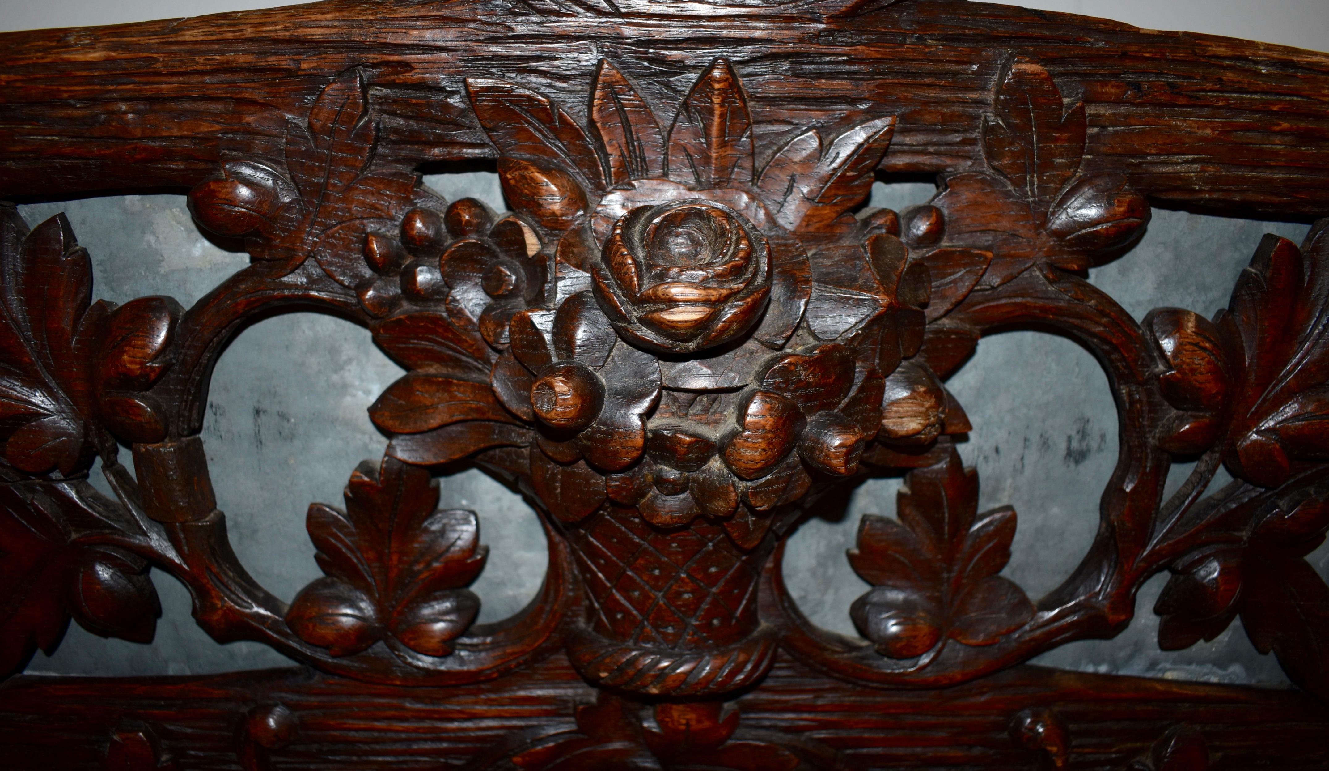 Swiss Black Forest Carved Wooden Planter Box/Jardinière, circa 1880 For Sale 2