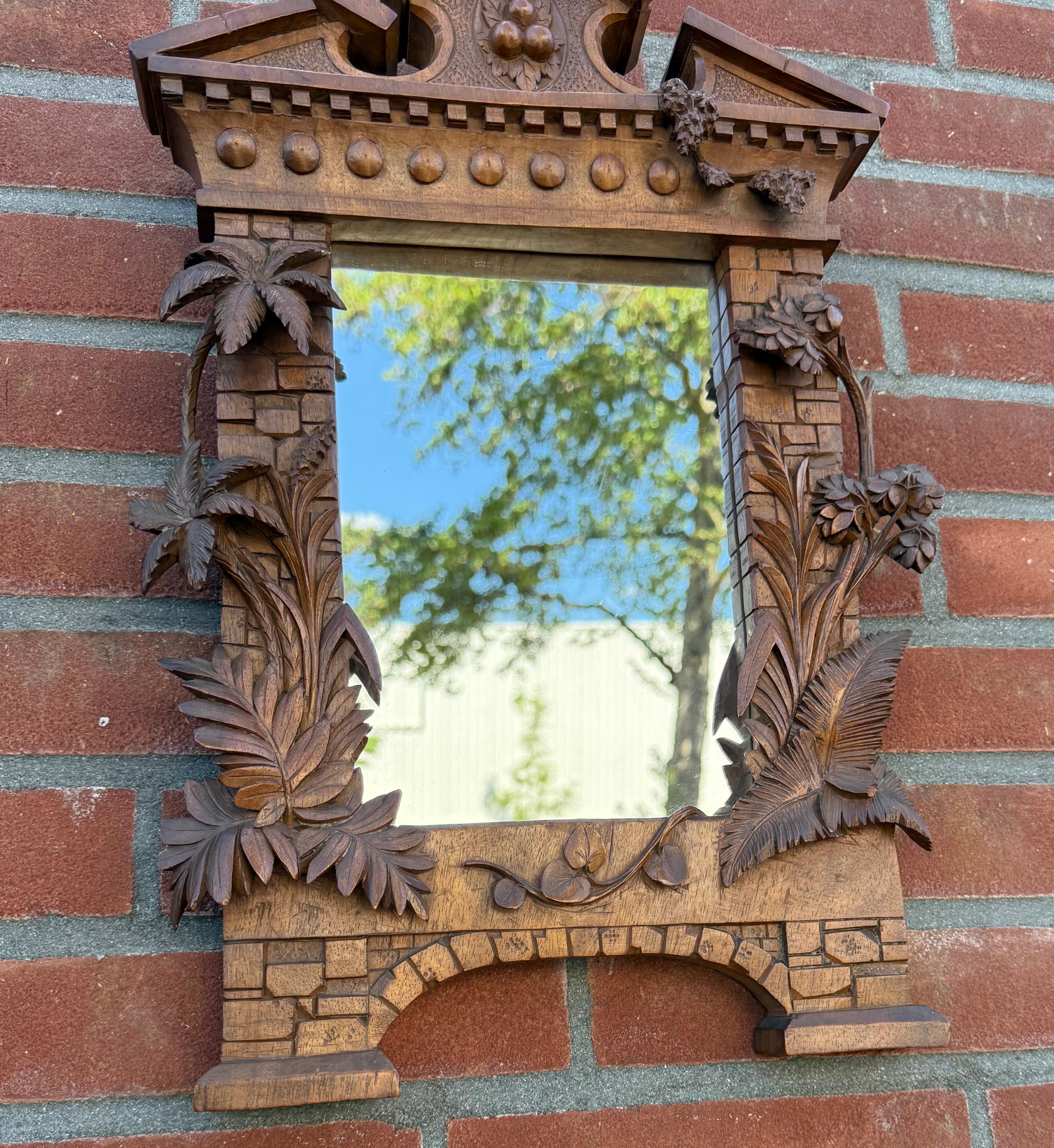 Miroir Grand Tour Suisse Black Forest Cadre de ruine de temple en bois de noyer sculpté à la main 19ème siècle en vente 4