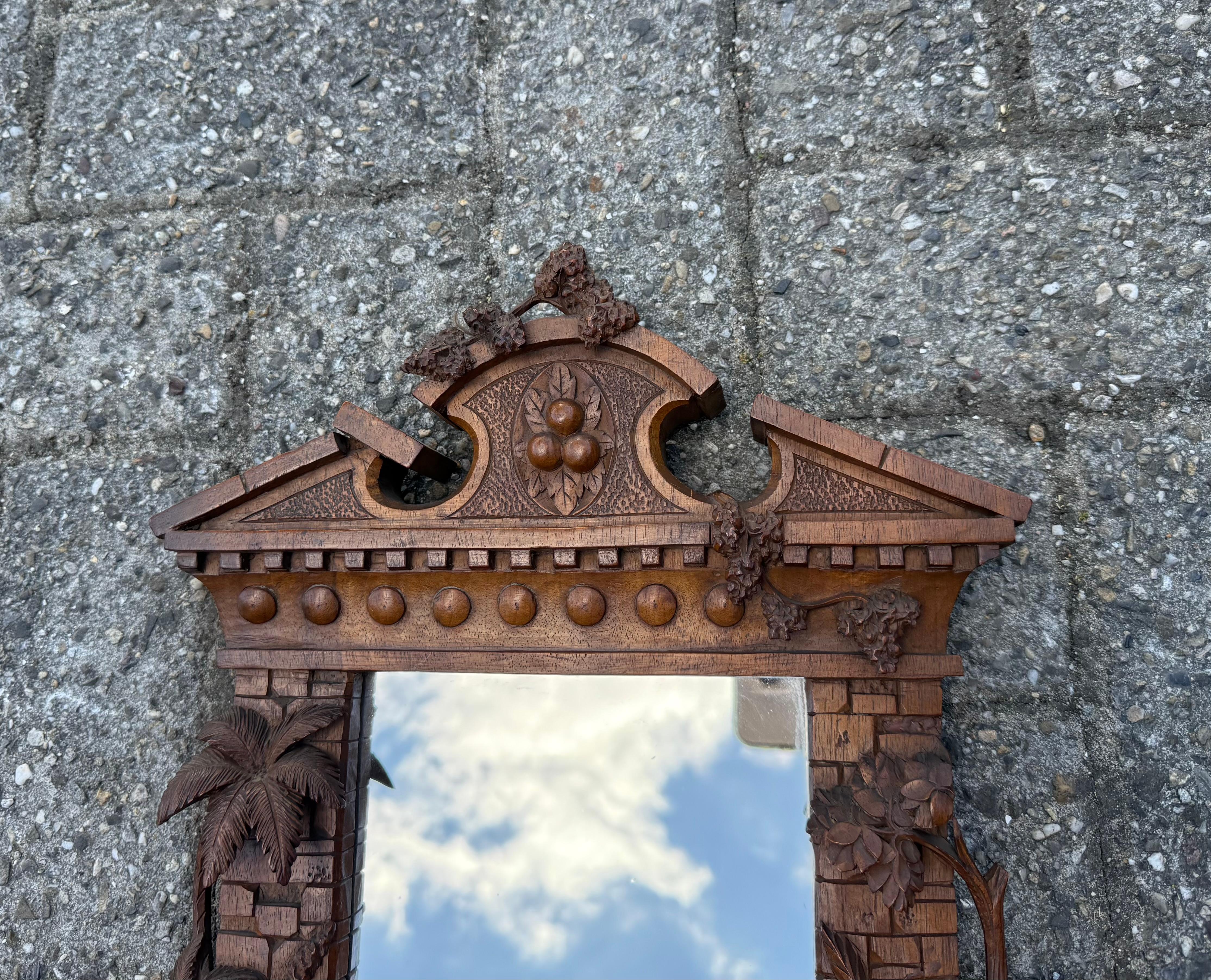 Miroir Grand Tour Suisse Black Forest Cadre de ruine de temple en bois de noyer sculpté à la main 19ème siècle en vente 11