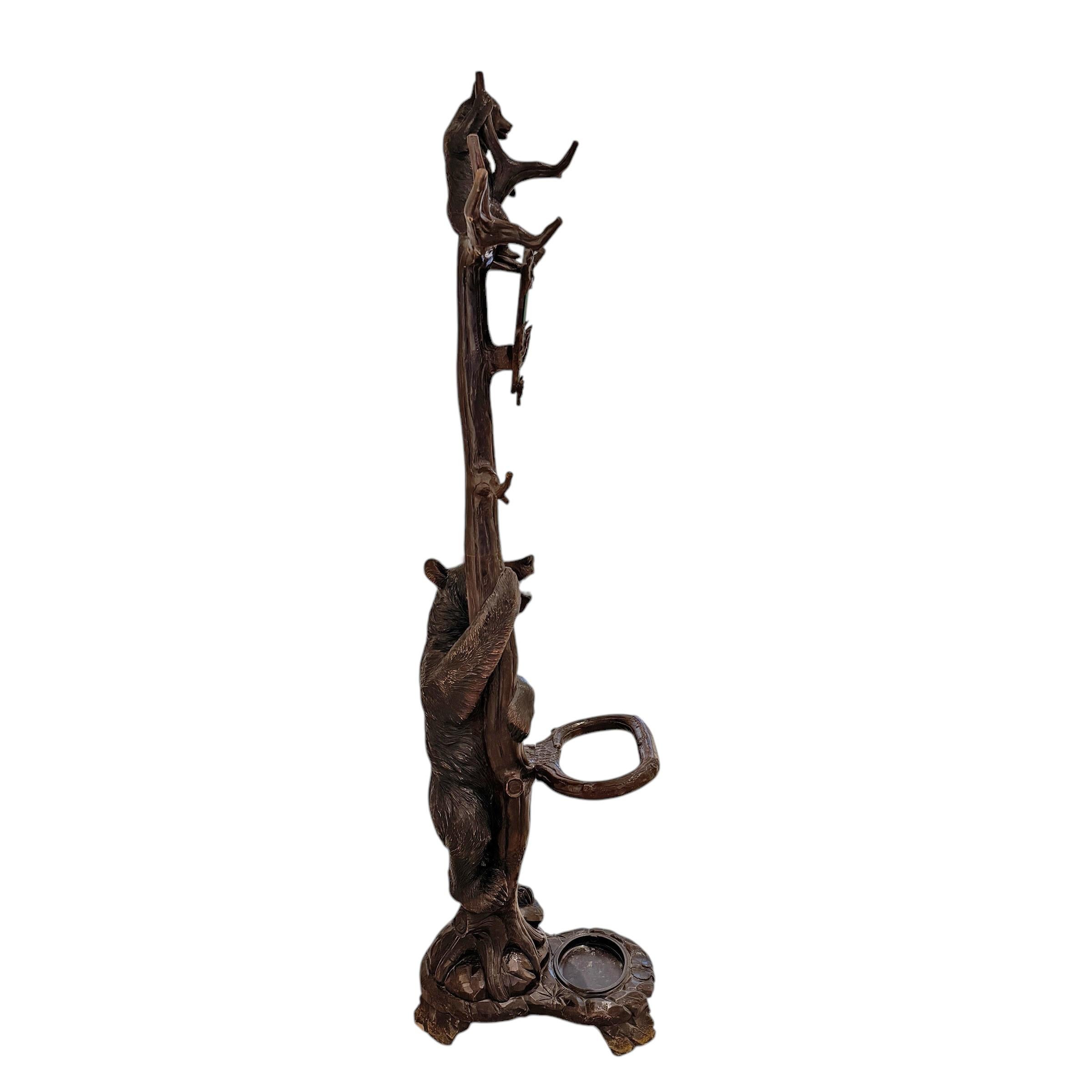 Sculpté à la main Swiss Black Forest Hall Tree by Seilar-Brawant, c. 1900 en vente
