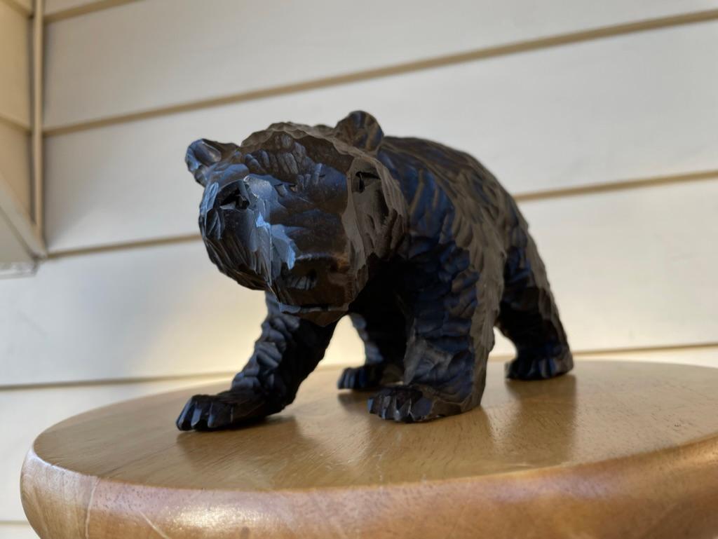 Swiss Black Forest Hand Carved Bear, circa 1900 For Sale 1