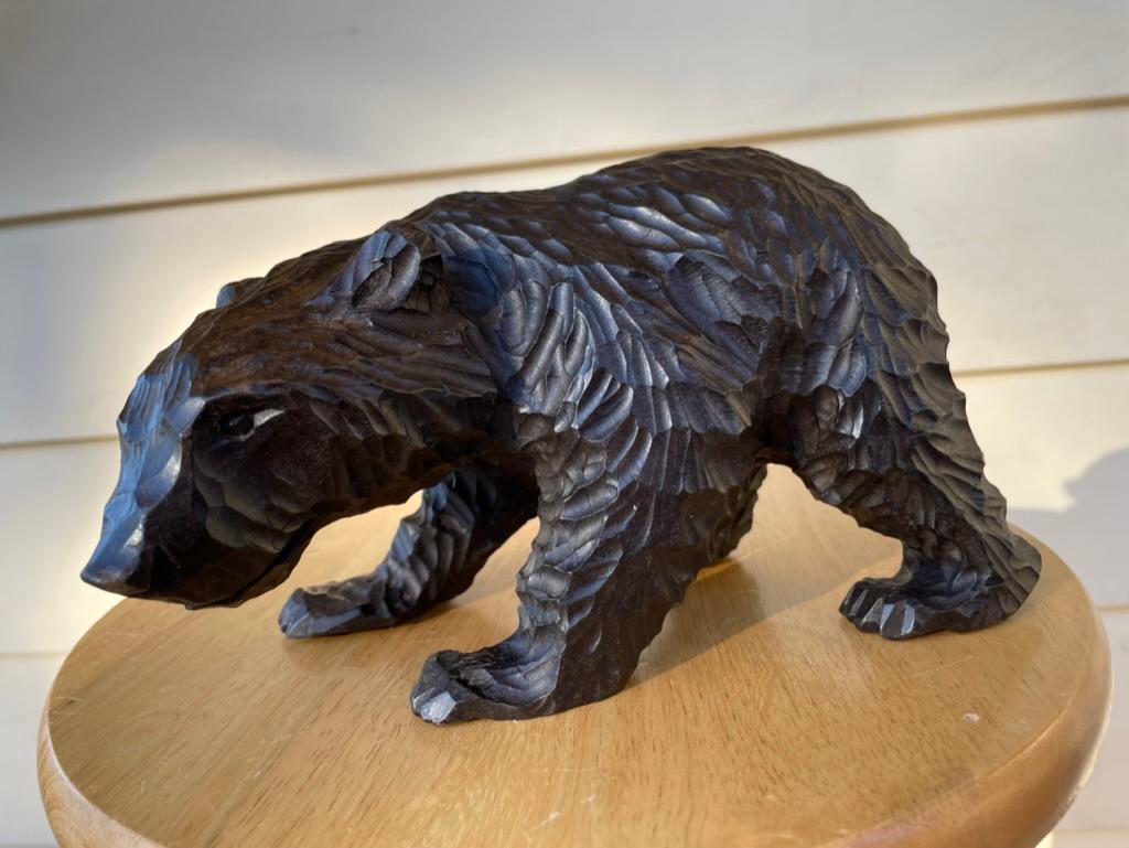 Bois Notre ours de la Forêt-Noire suisse sculpté à la main, vers 1900 en vente