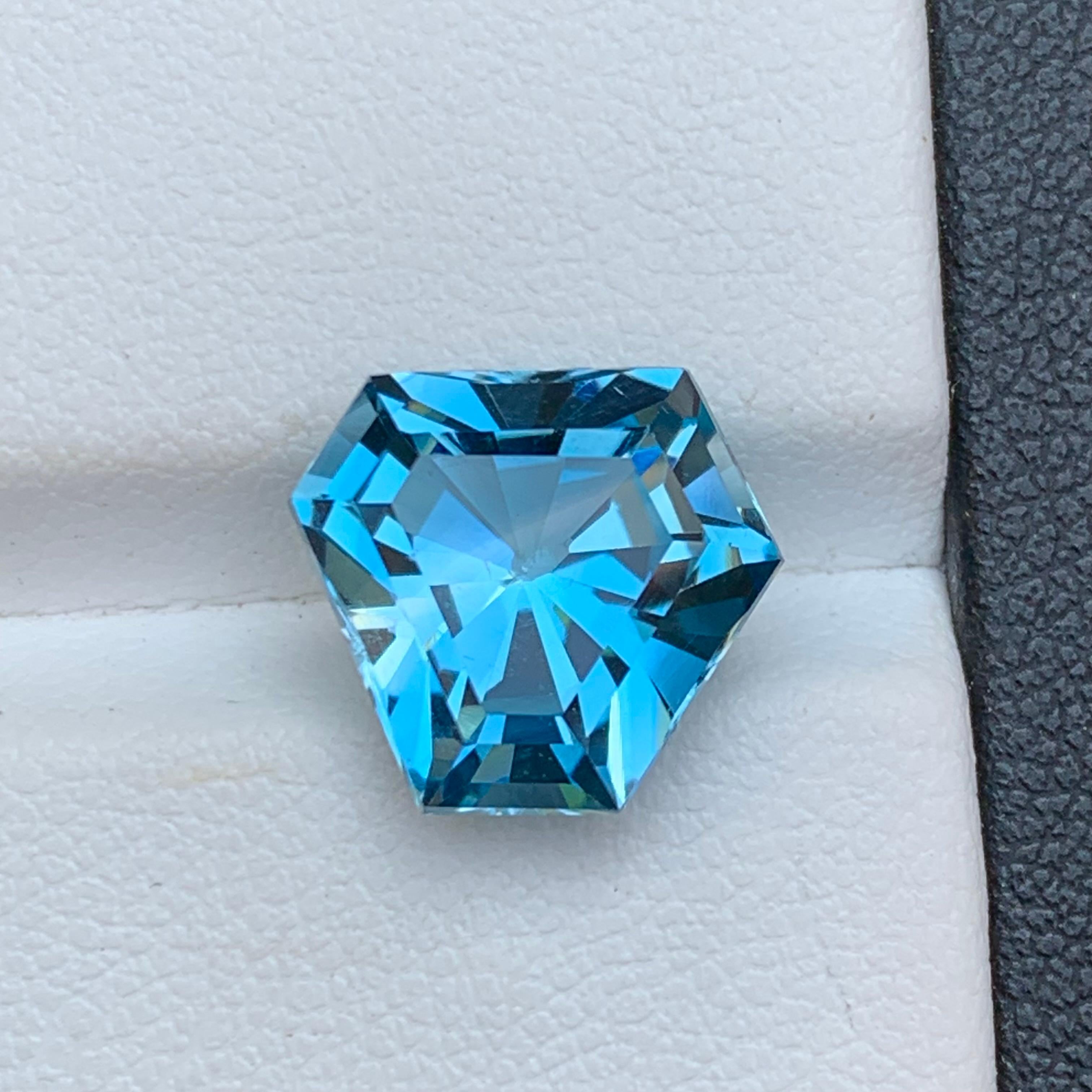 Anello di Topazio Blu Svizzero Naturale Gemma Sciolta 6,45 Carati Taglio Esagonale per Gioielli in vendita 5