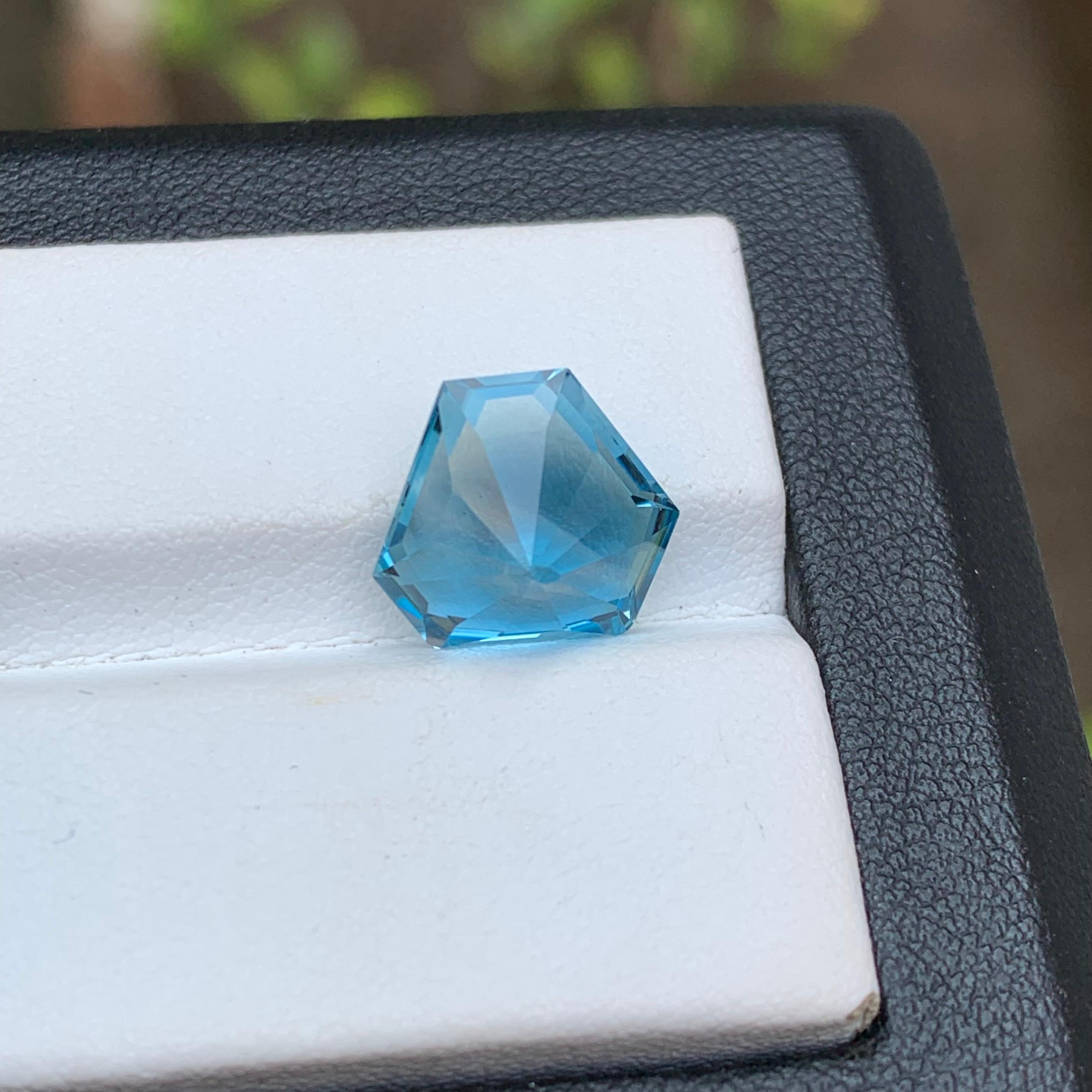 Anello di Topazio Blu Svizzero Naturale Gemma Sciolta 6,45 Carati Taglio Esagonale per Gioielli In condizioni Nuovo in vendita a Peshawar, PK
