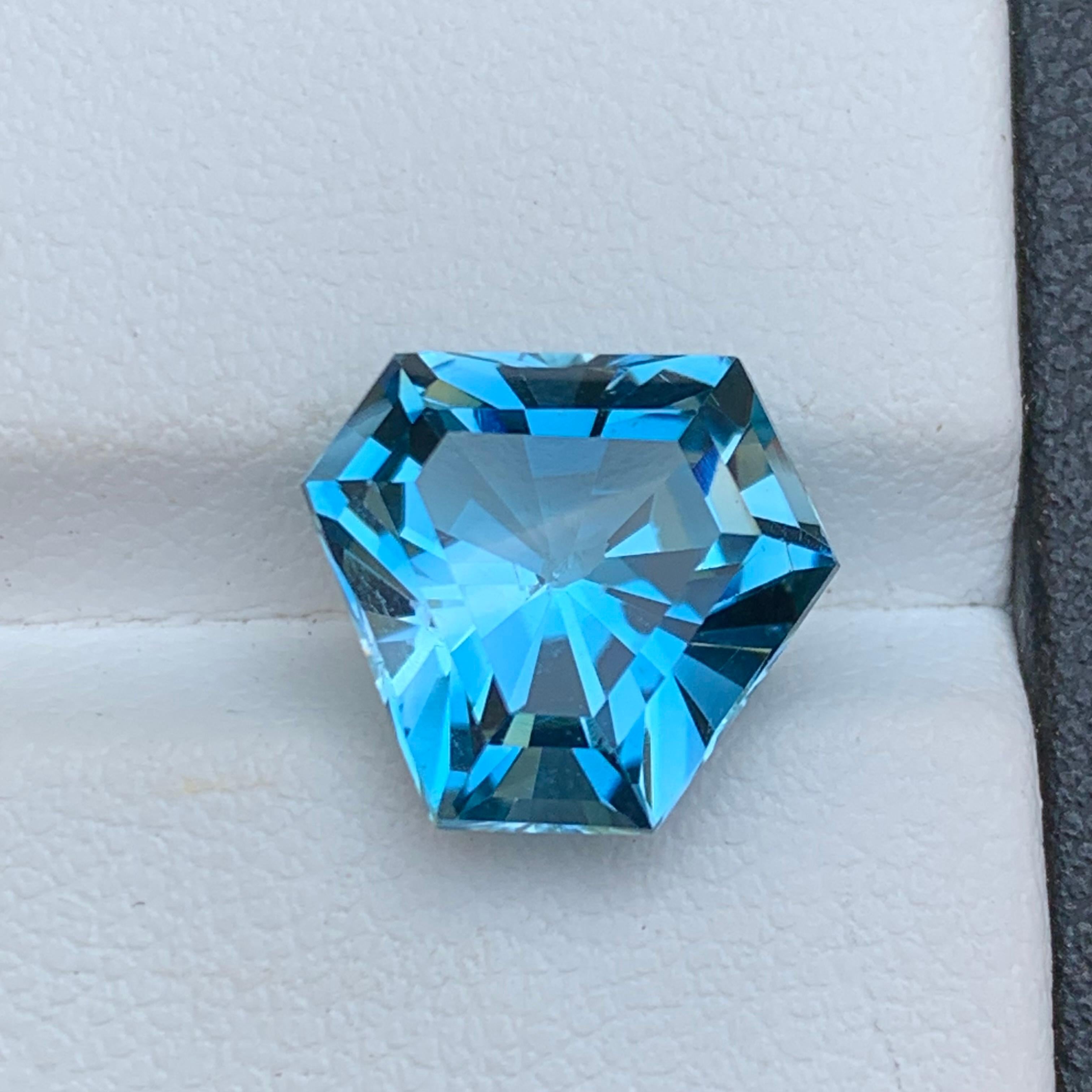 Anello di Topazio Blu Svizzero Naturale Gemma Sciolta 6,45 Carati Taglio Esagonale per Gioielli in vendita 2