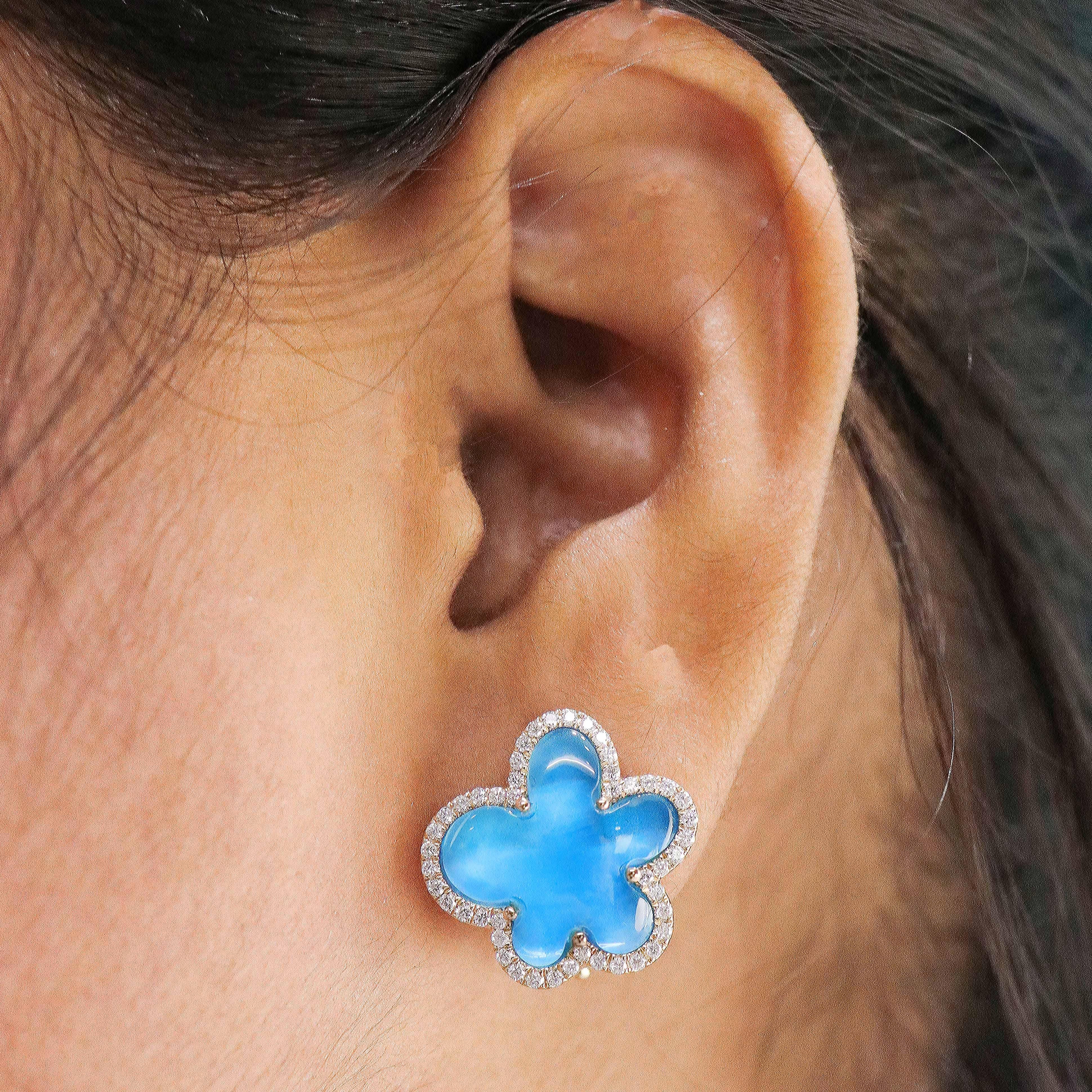 Boucle d'oreille en or jaune 14 carats avec topaze bleue suisse et diamants cloutés  Boucle d'oreille Pour femmes en vente
