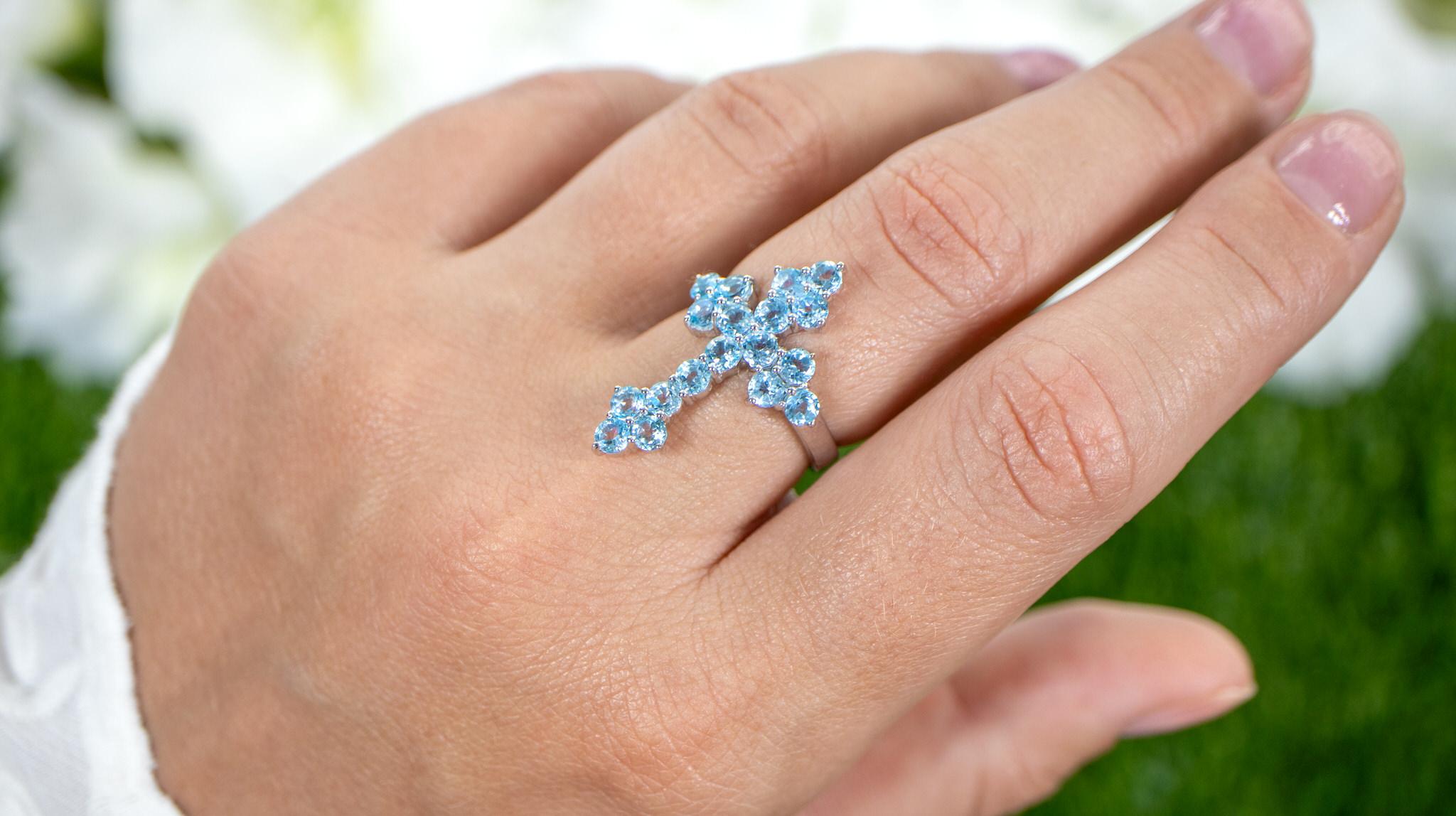 Round Cut Swiss Blue Topaz Cross Ring 2.18 Carats For Sale
