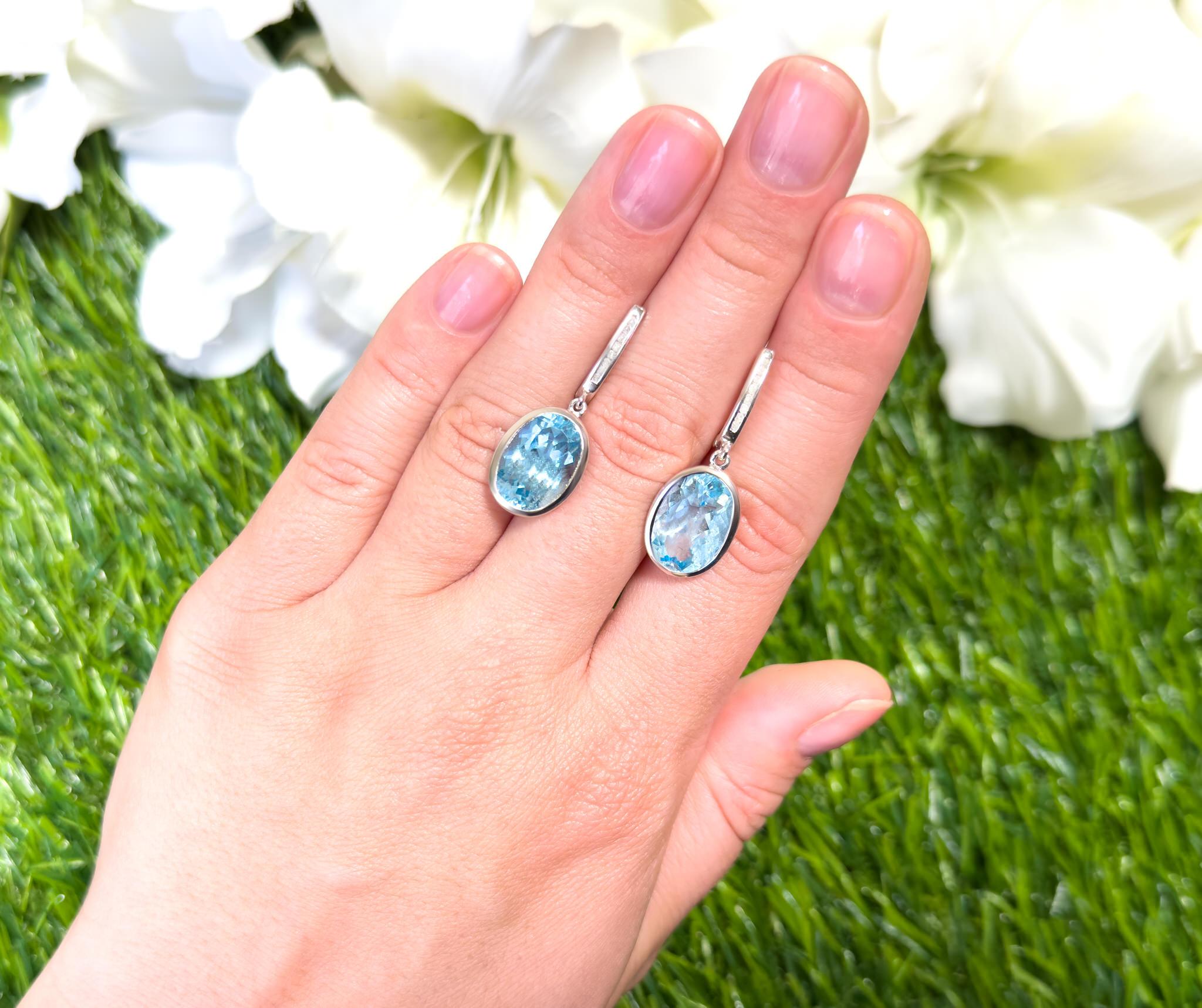 Swiss Blue Topaz Dangle Earrings With Diamonds 15 Carats In Excellent Condition For Sale In Aliso Viejo, CA