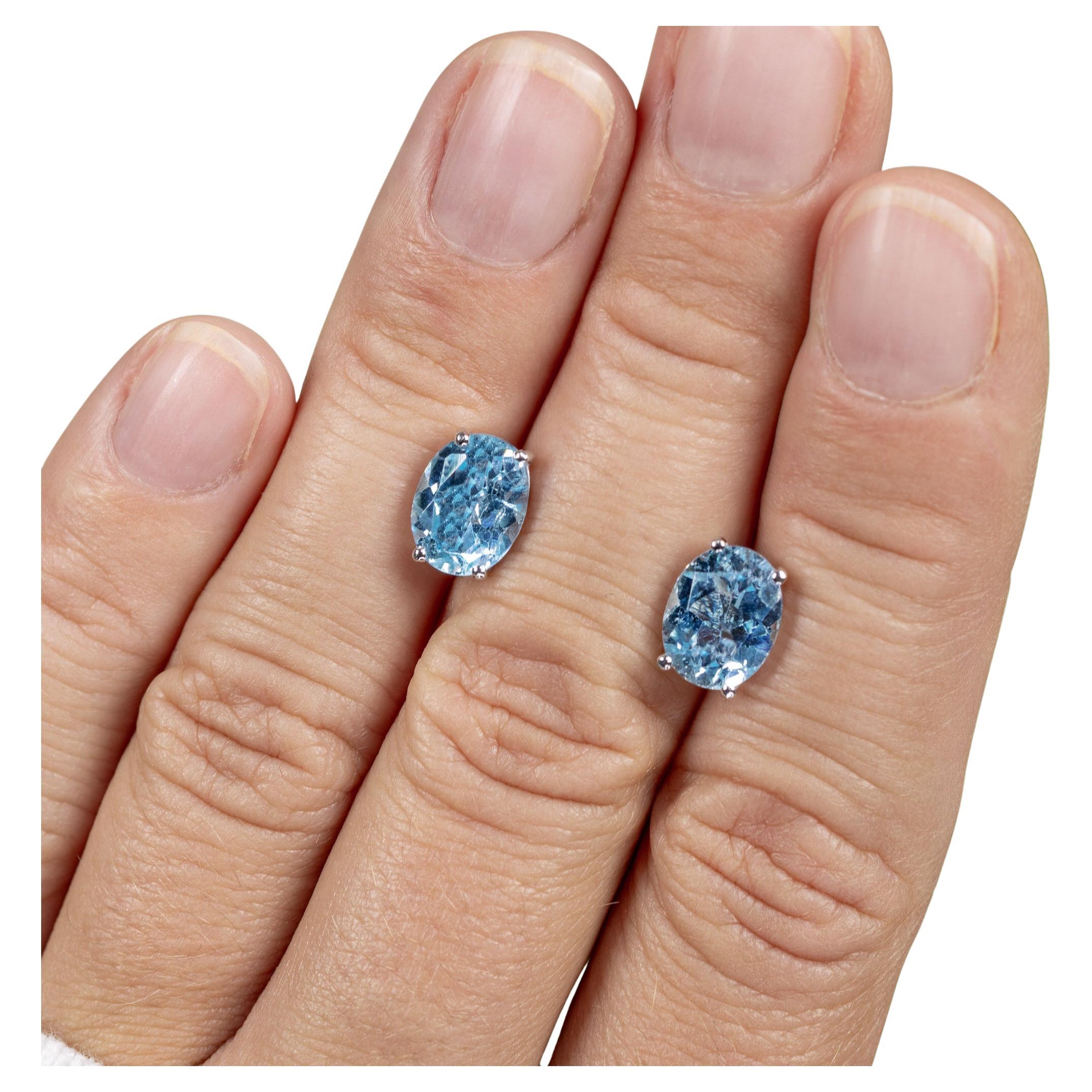 Pendientes de topacio azul suizo de 4 quilates engastados en plata de ley
