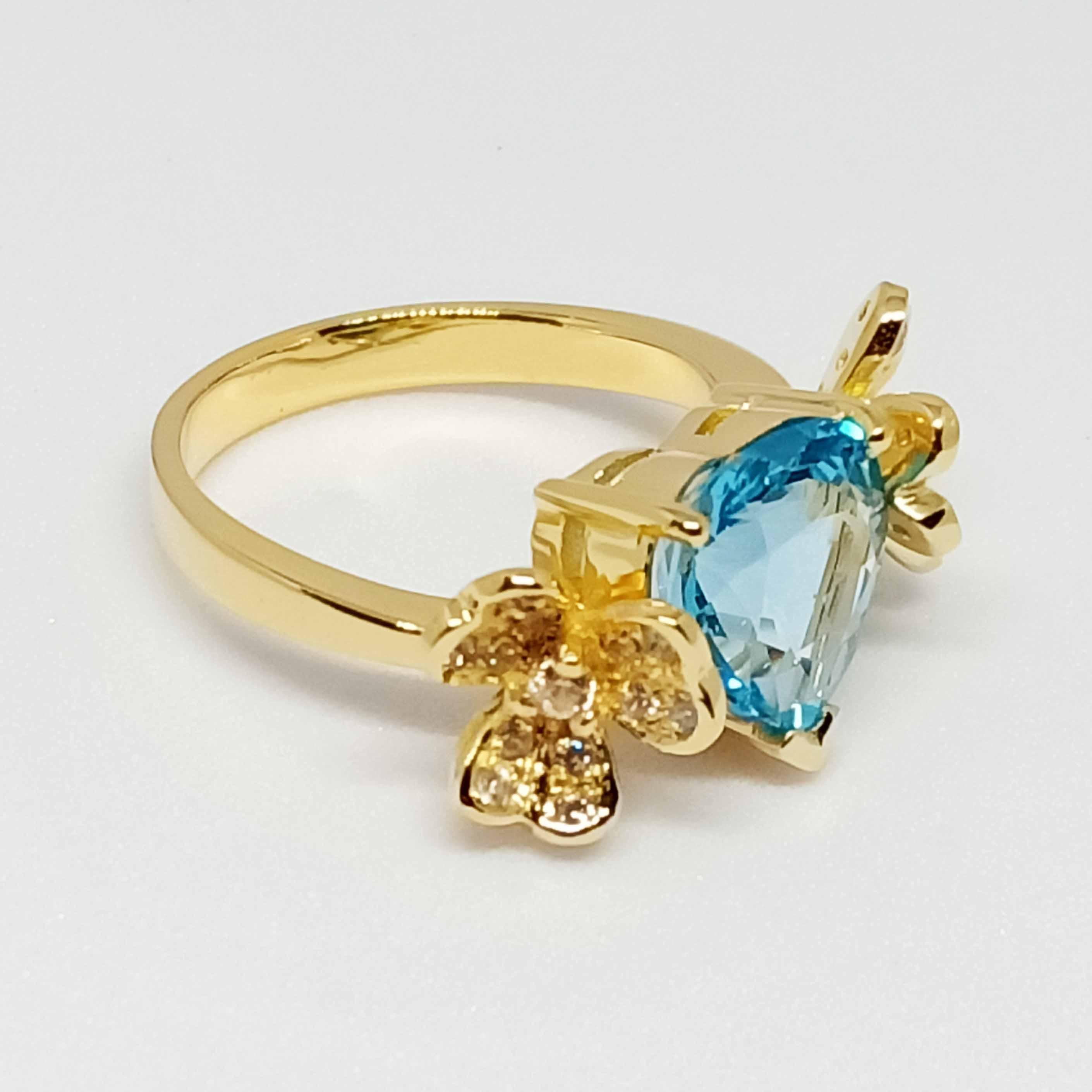 Swiss blue topaz heart ring ( 4.06cts) silver in 18k gold plated. In New Condition For Sale In Bangkok, TH
