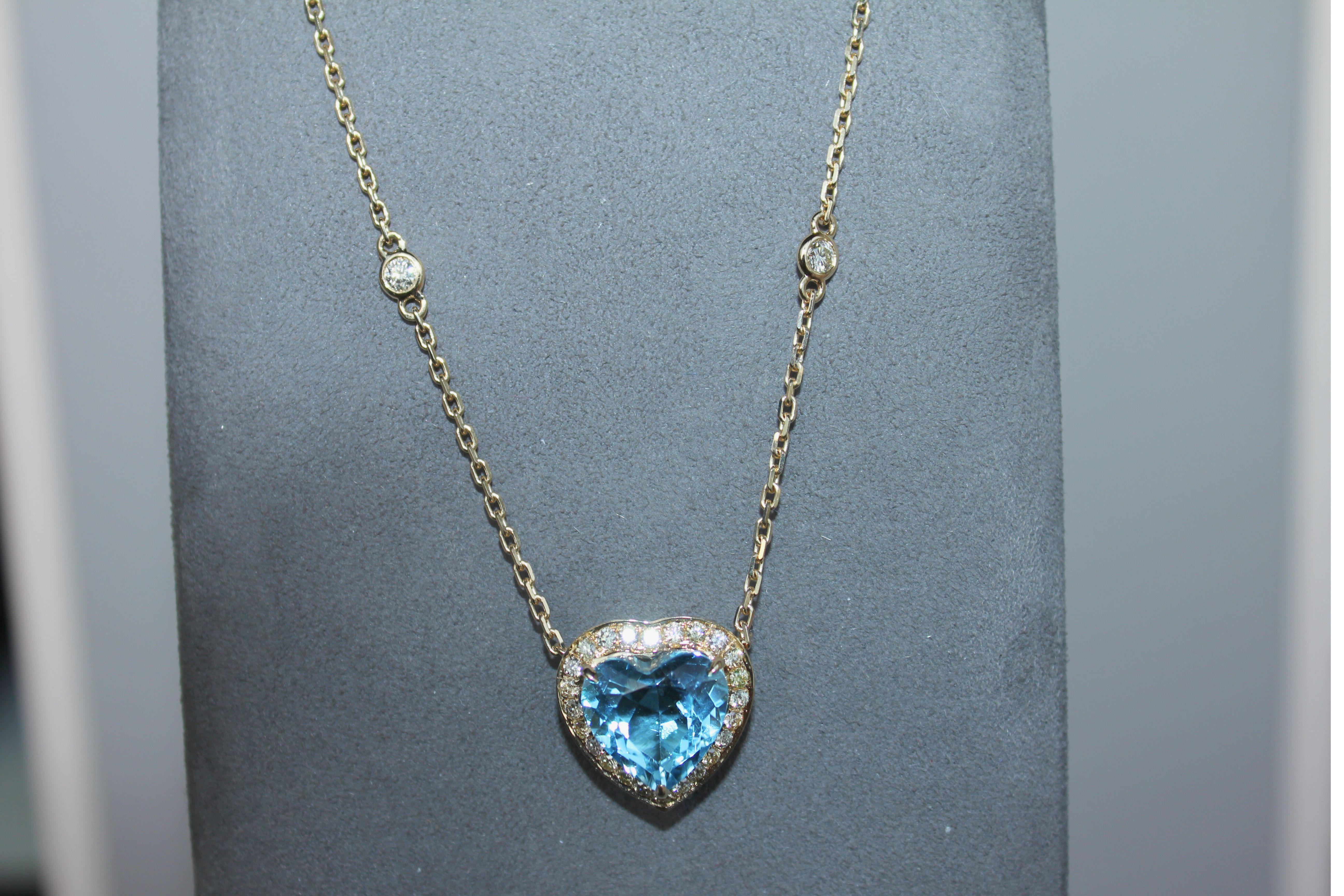 Modern Swiss Blue Topaz Heart Shape Cut Diamond Halo 18K Yellow Gold Pendant Necklace For Sale
