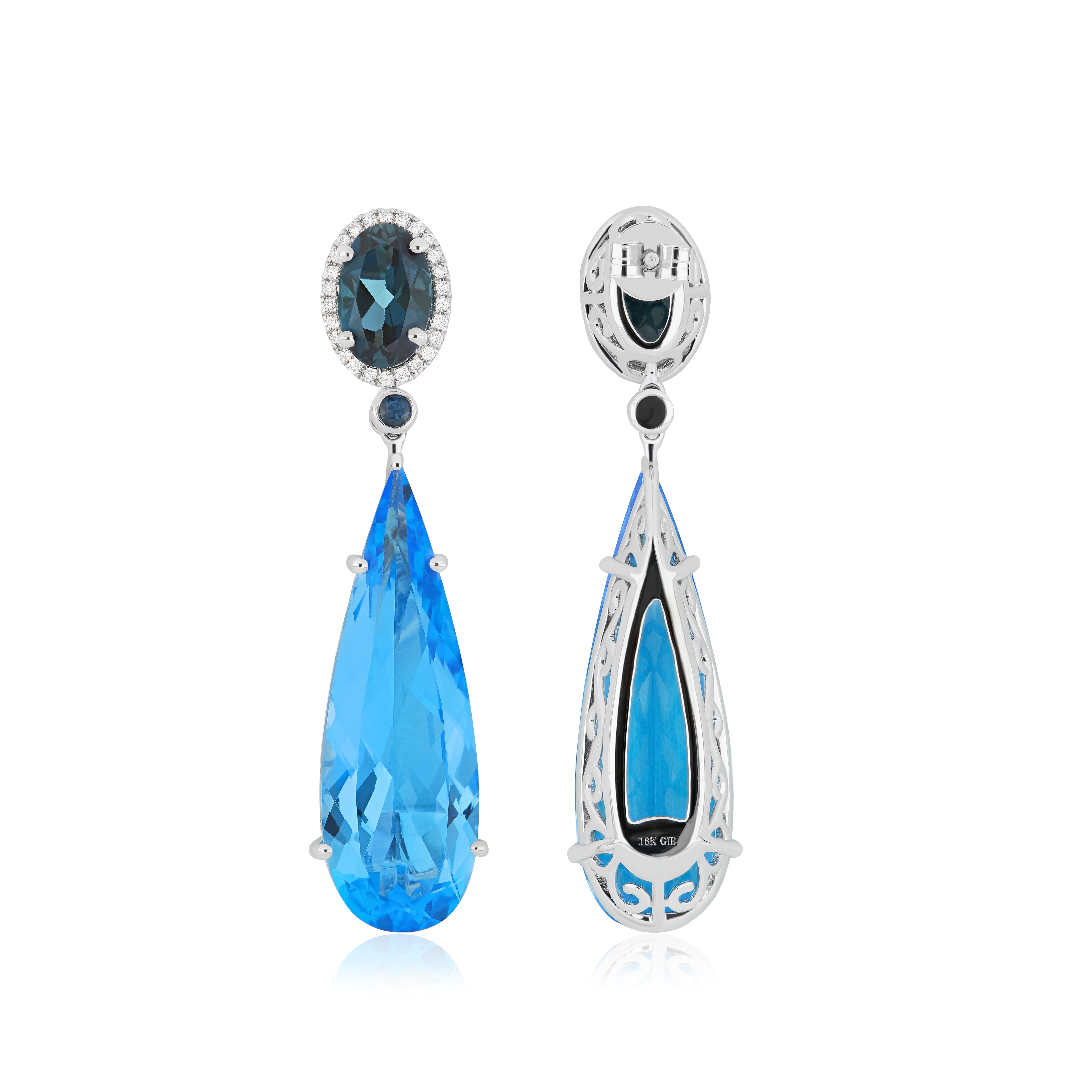Swiss Blue Topaz, London Blue Topaz & Diamond Pendant Earring Set 18K Gold In New Condition For Sale In JAIPUR, IN