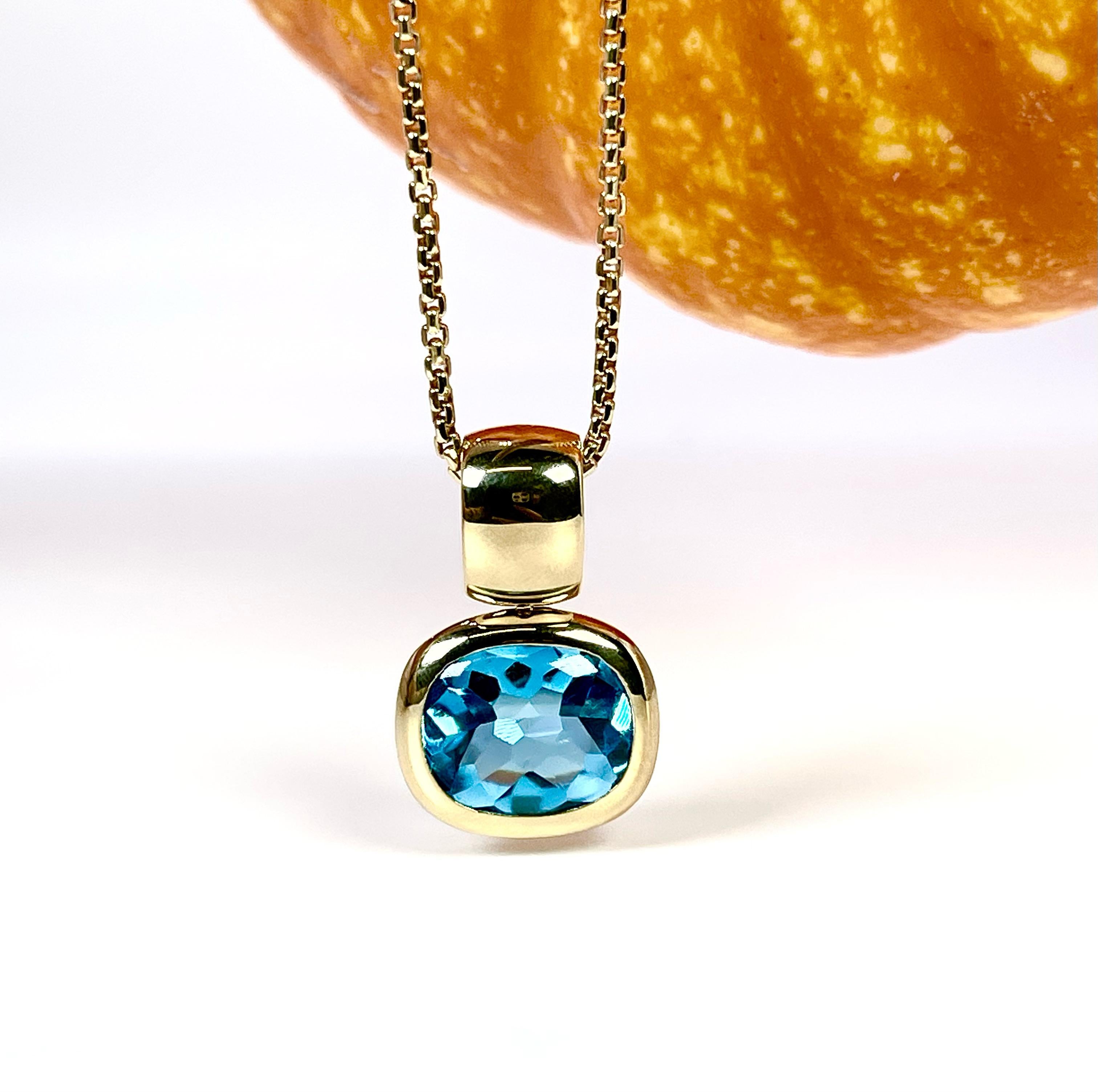 Swiss Blue Topaz Pendant Necklace 18KT Yellow Gold H. Stern 2