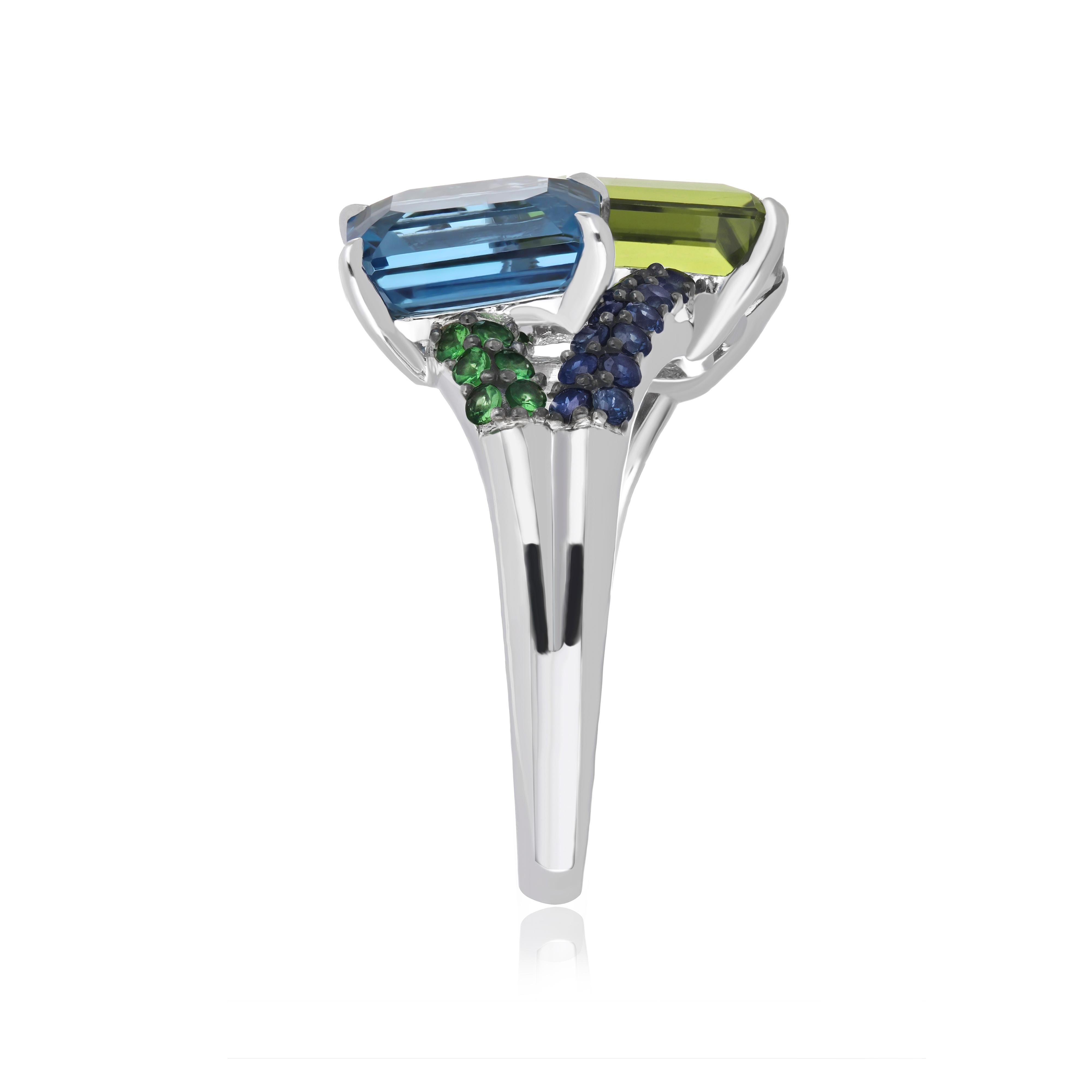 Swiss Blue Topaz, Peridot and Diamond Cocktail Ring in 14 Karat White Gold In New Condition For Sale In JAIPUR, IN