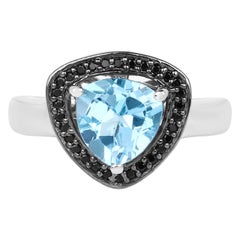 Ring mit Schweizer blauem Topas und schwarzen Diamanten (2.02 Karat), Sterlingsilber