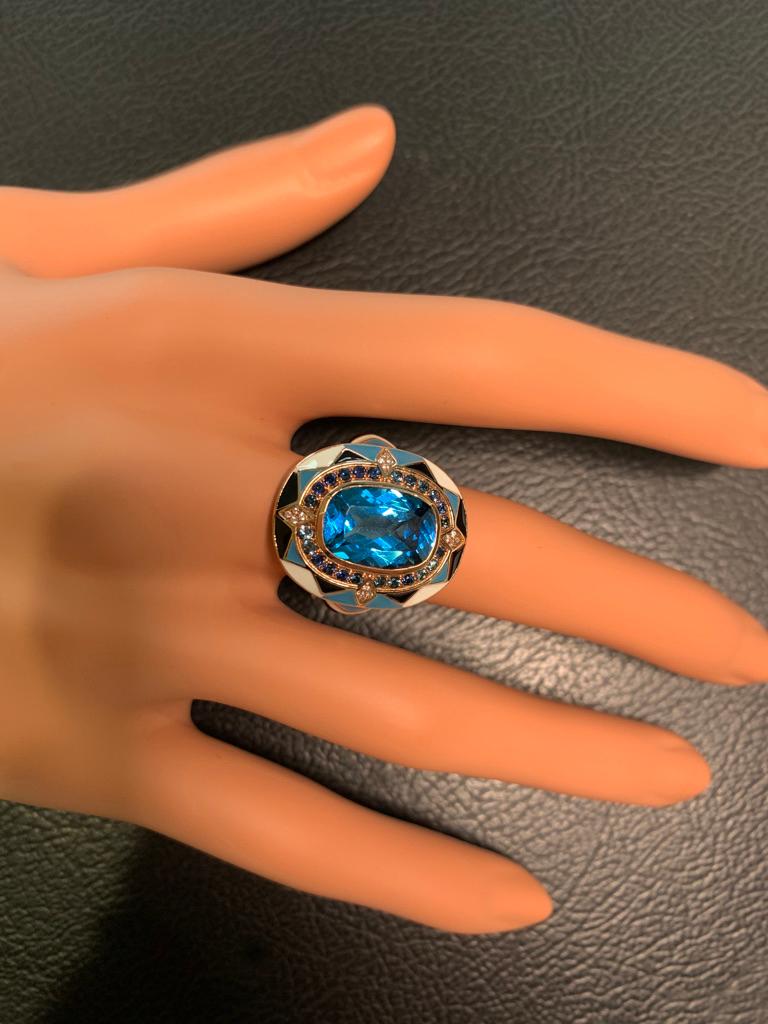 Schweizer Ring aus 14 Karat Roségold mit blauem Topas und Saphir und Nieten aus Emaille im Angebot 2