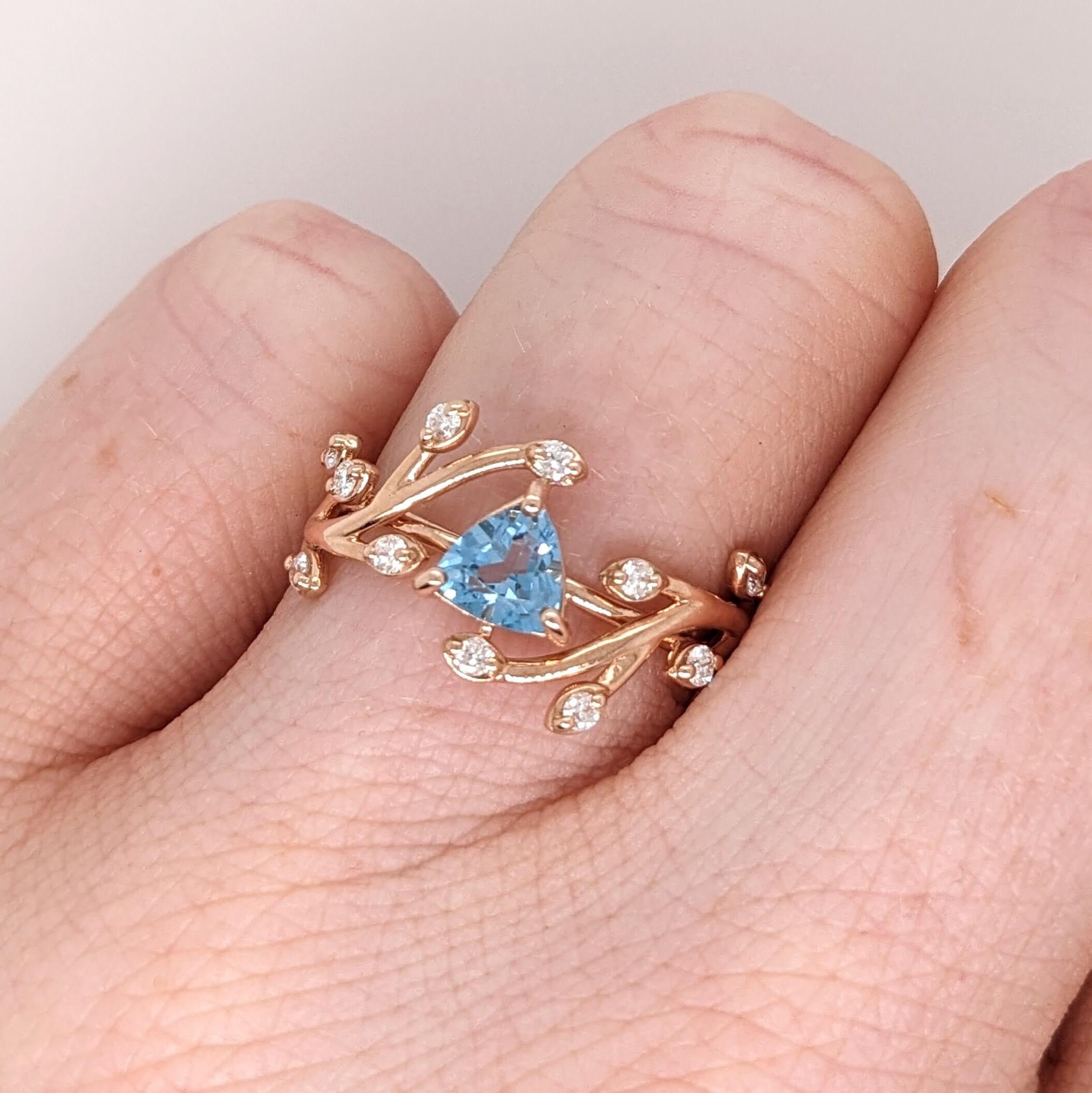 Swiss Blue Topaz Vine Ring w Earth Mined Diamonds in Solid 14k Gold Trillion 5mm In New Condition In Columbus, OH