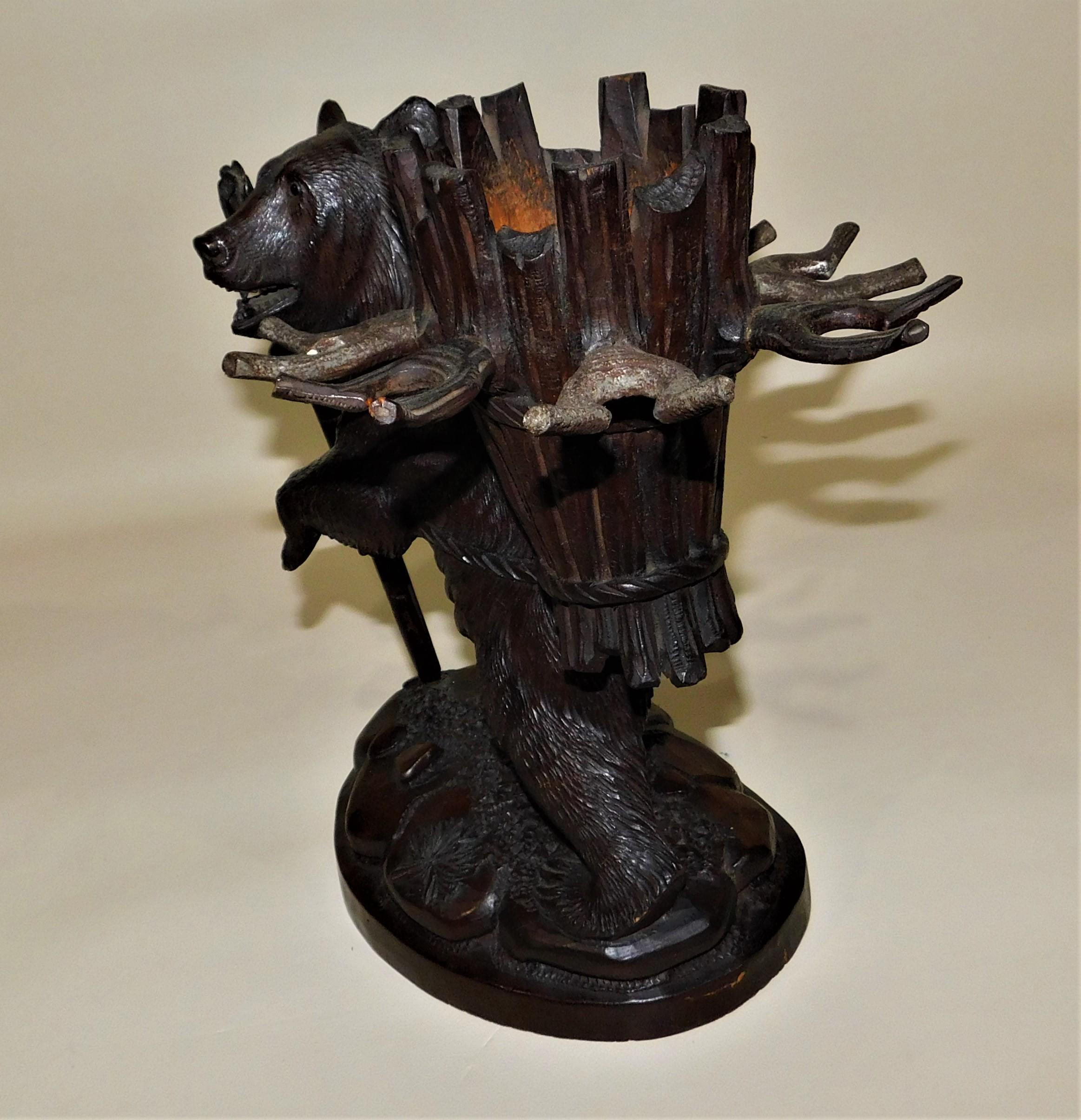 Swiss Brienz Black Forest Hand-Carved Wood Bear Pipe Tobacco Holder Stand For Sale 1