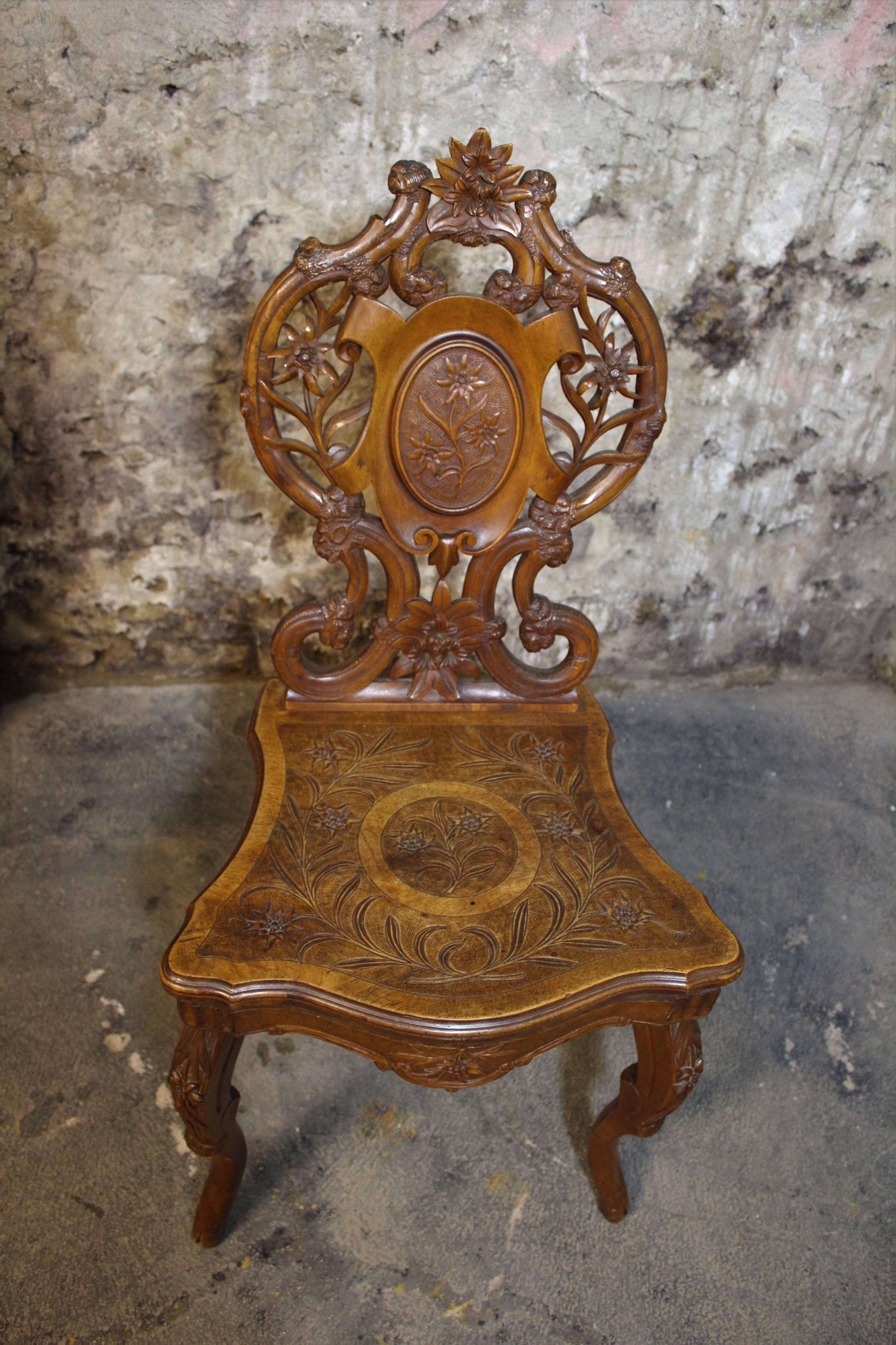 Swiss Brienz Carved and Marquetry Walnut Musical Chair In Good Condition In Hamilton, Ontario