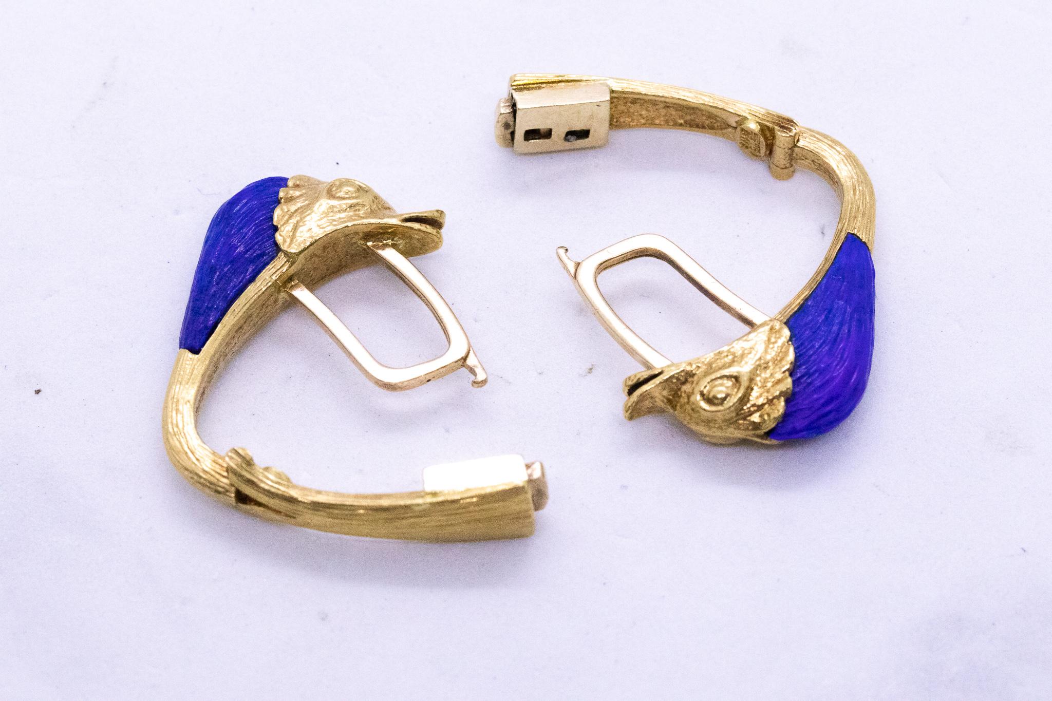 Swiss Cufflinks 1950 Mythological Zodiacal Piscis in 18Kt Gold with Lapis Lazuli In Excellent Condition For Sale In Miami, FL