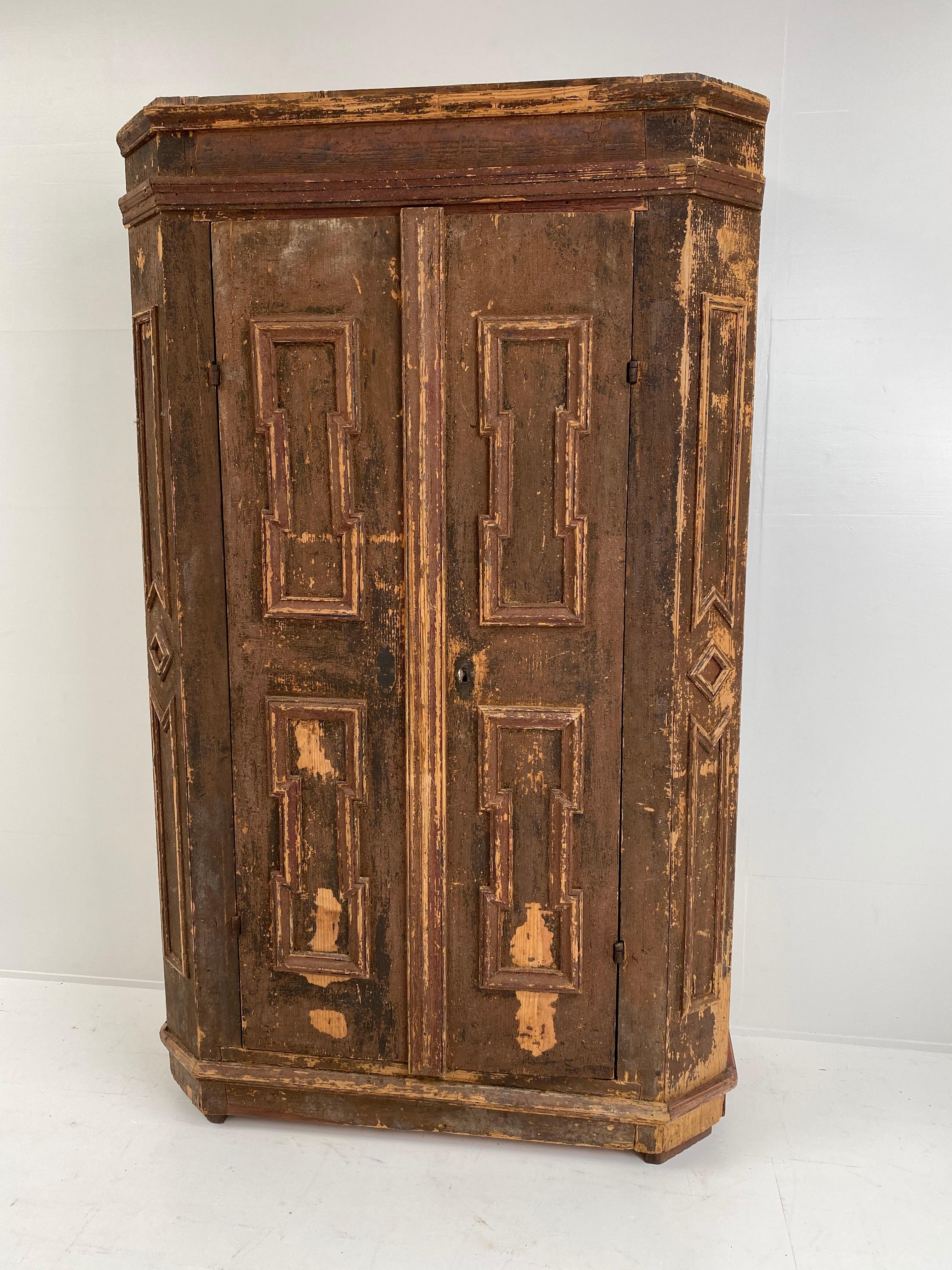Swiss Cupboard, Patinated In Fair Condition For Sale In Schellebelle, BE