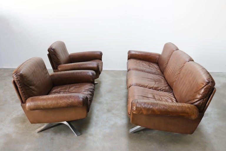 Mid-Century Modern Swiss De Sede DS 31 Set Three-Seat Sofa and 2 Swivel Lounge Chairs, 1970s Brown For Sale