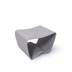 Edition spéciale du tabouret en béton Eternit de Ludwig Walser, design suisse
