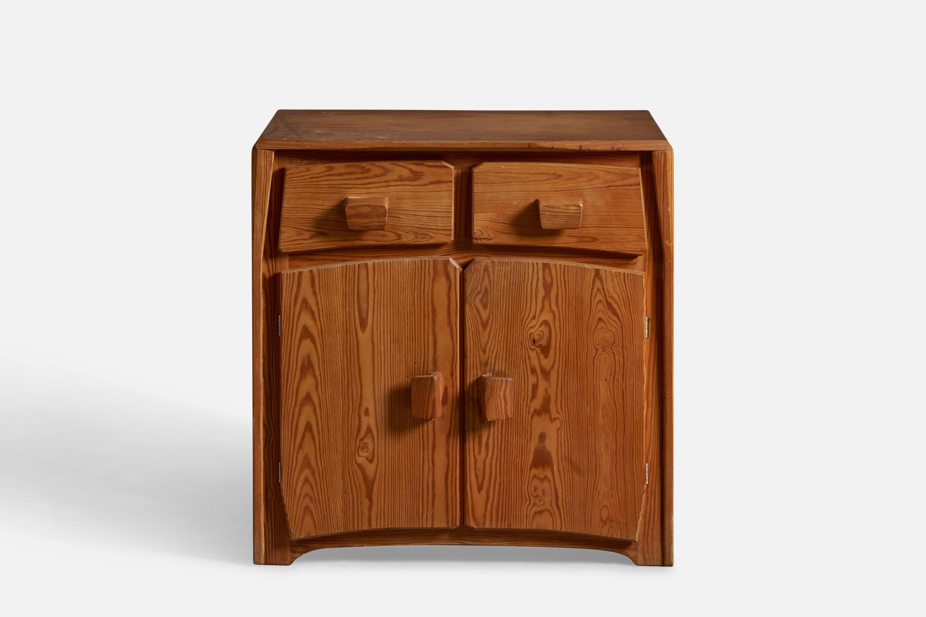 Swiss Designer, Cabinet, Pine, Switzerland, 1930s In Good Condition For Sale In High Point, NC