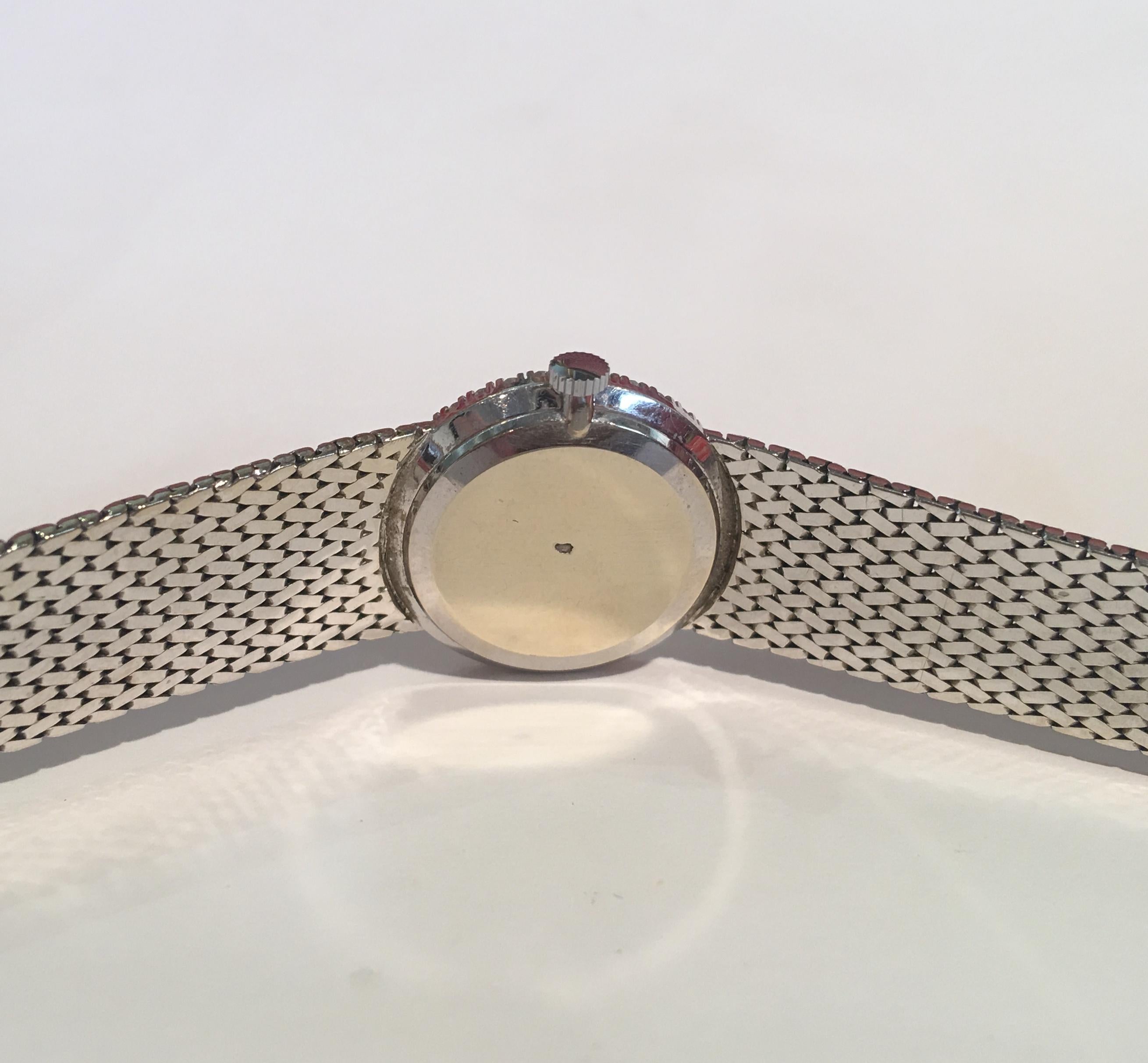 Women's Swiss Diamonds 18 Karat White Gold Manual Wind Lady Wristwatch