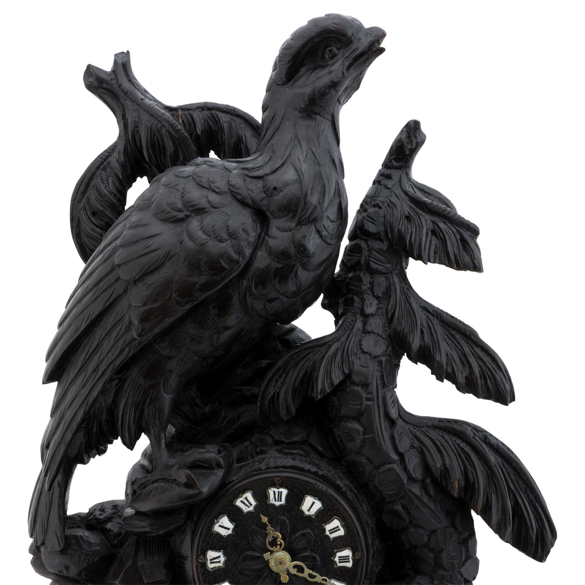 Suisse Horloge de jeu suisse sculptée à la main Black Forest en vente