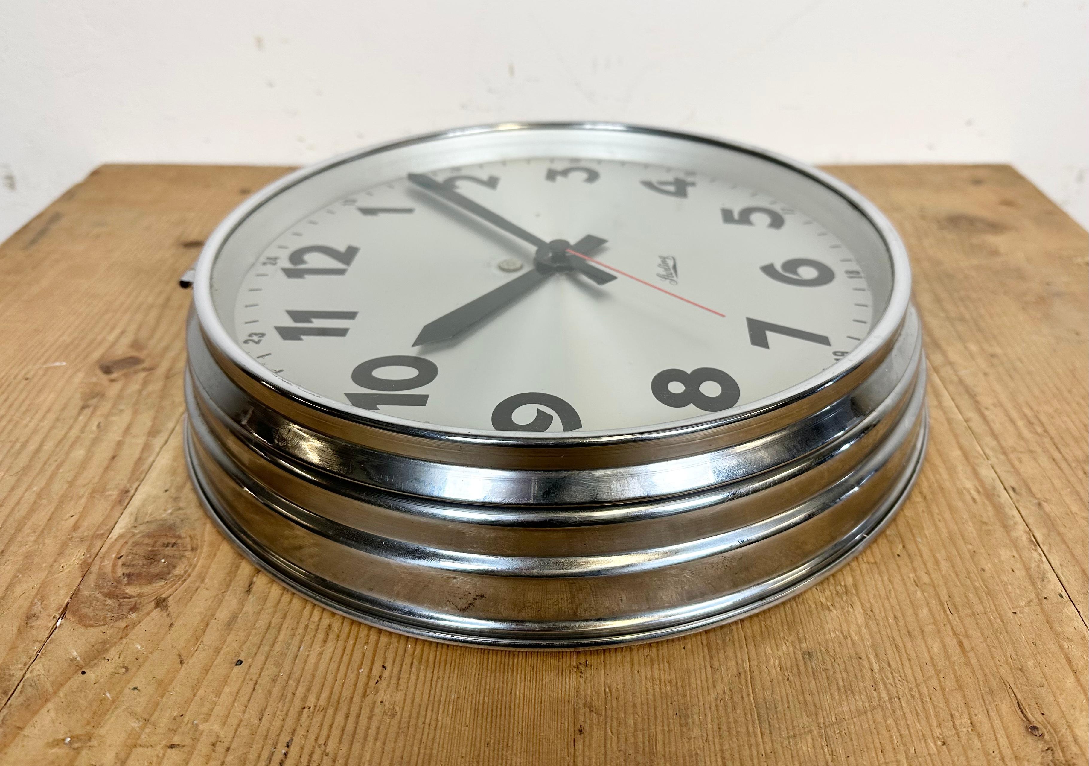 Swiss Industrial Wall Clock from Sterling, 1960s For Sale 3