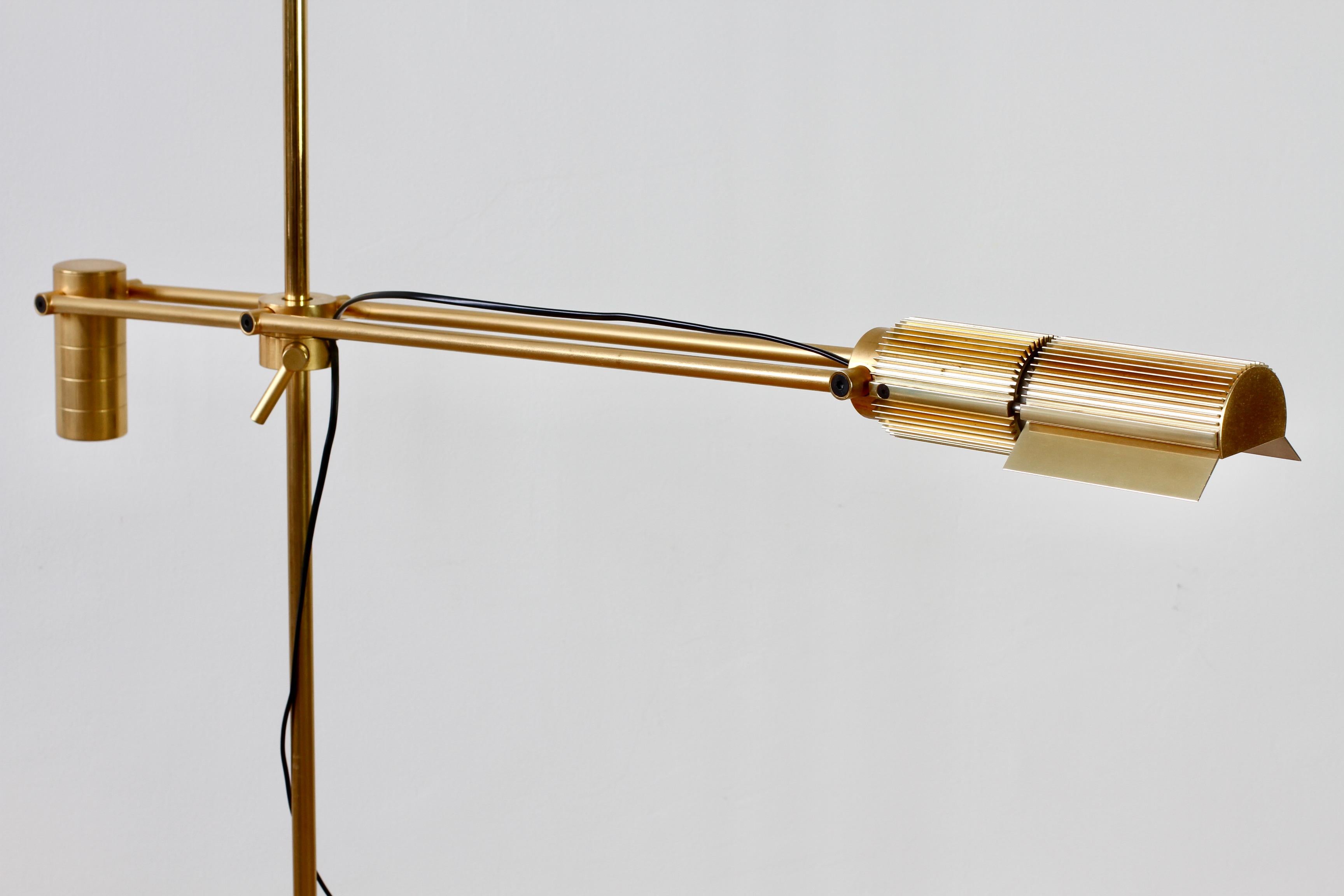 Lámparas Suizas Latón Dorado Modernista Vintage Años 70 Lámpara de Pie Ajustable en venta 4