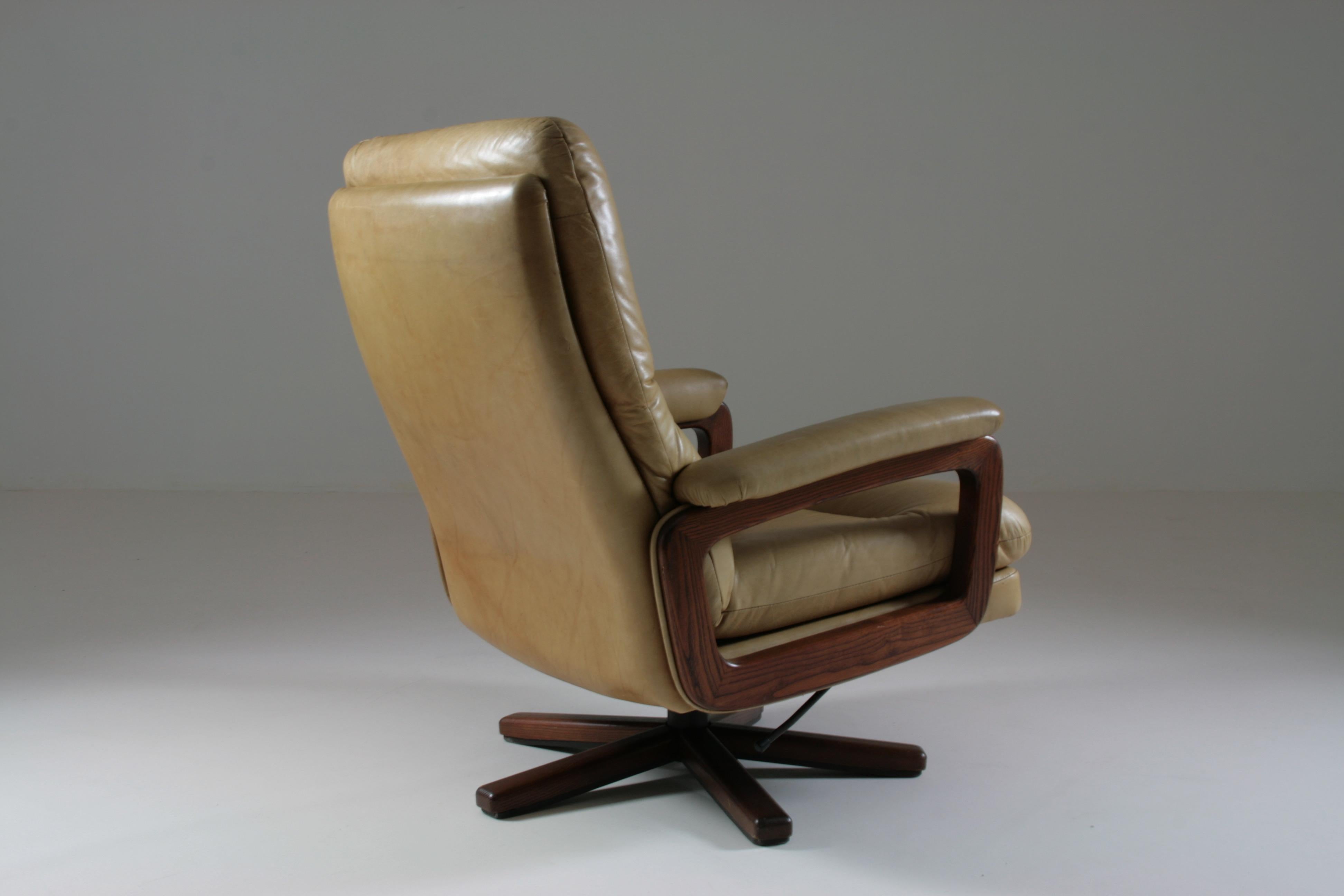 Swiss Leather Lounge Chair Attributed to André Vandenbeuck for Strässle, 1960s 6