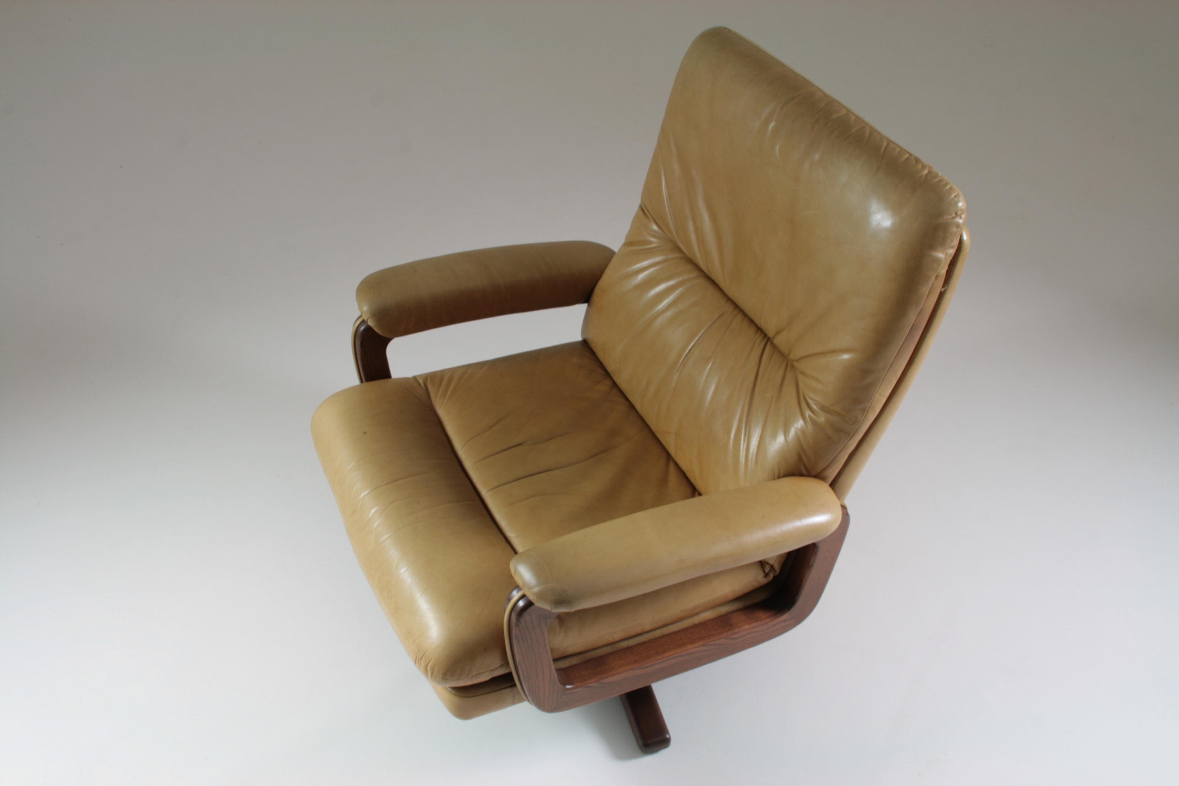 Swiss Leather Lounge Chair Attributed to André Vandenbeuck for Strässle, 1960s 11