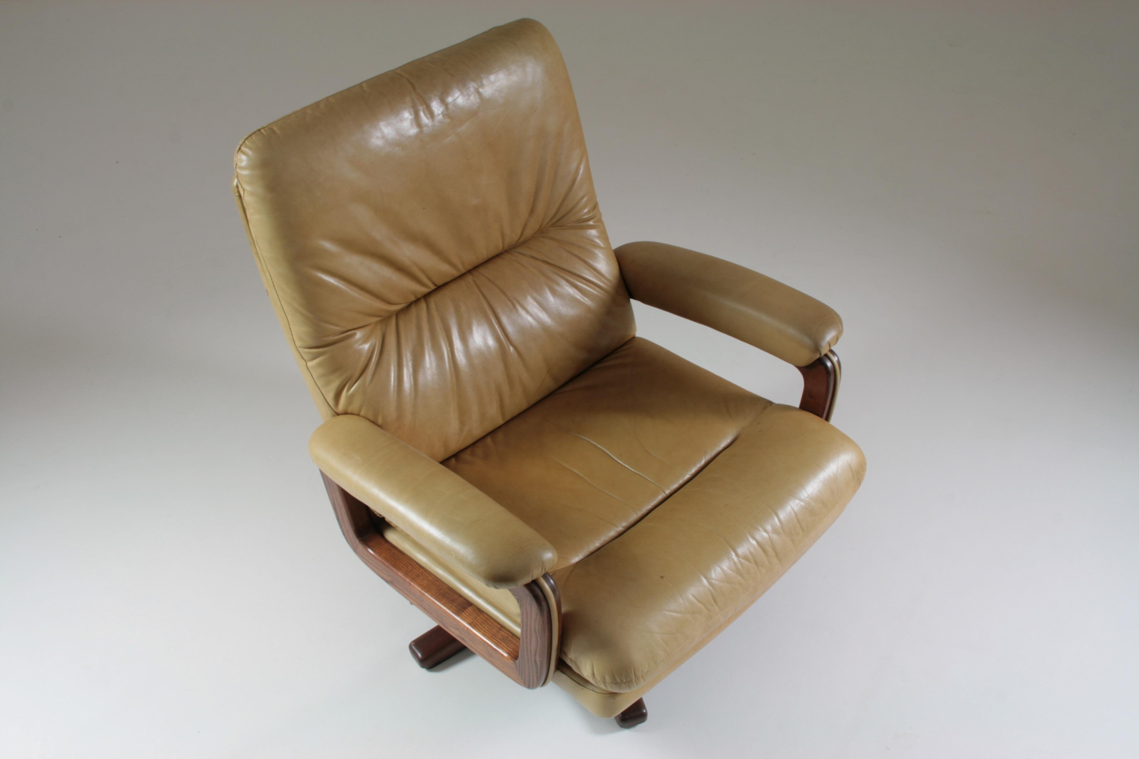 Swiss Leather Lounge Chair Attributed to André Vandenbeuck for Strässle, 1960s 12