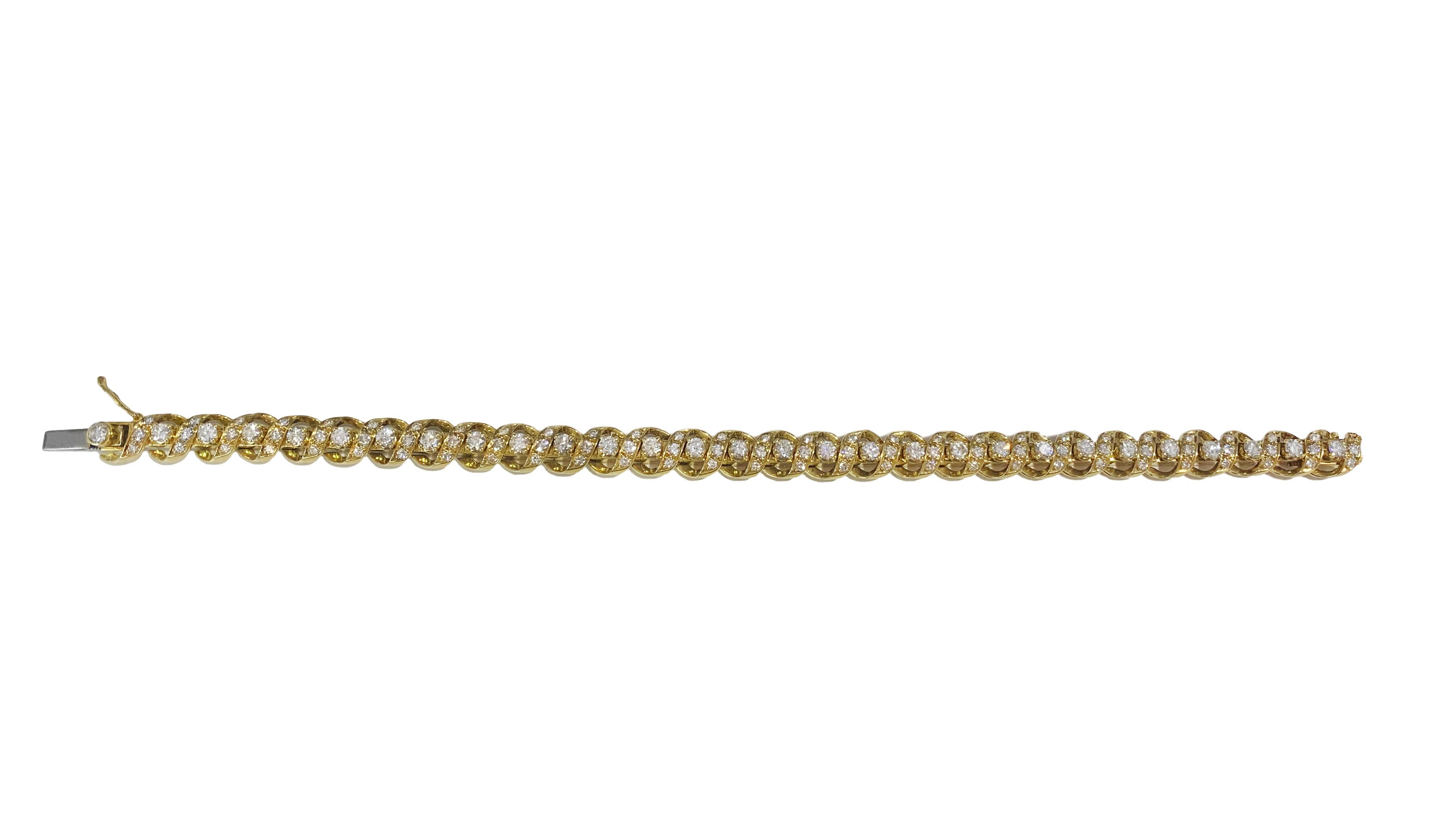 Mint condition
Swiss Made
18k yellow gold
4.1ctw of diamonds
Length: 7”
Width: 0.26”
Fully marked 