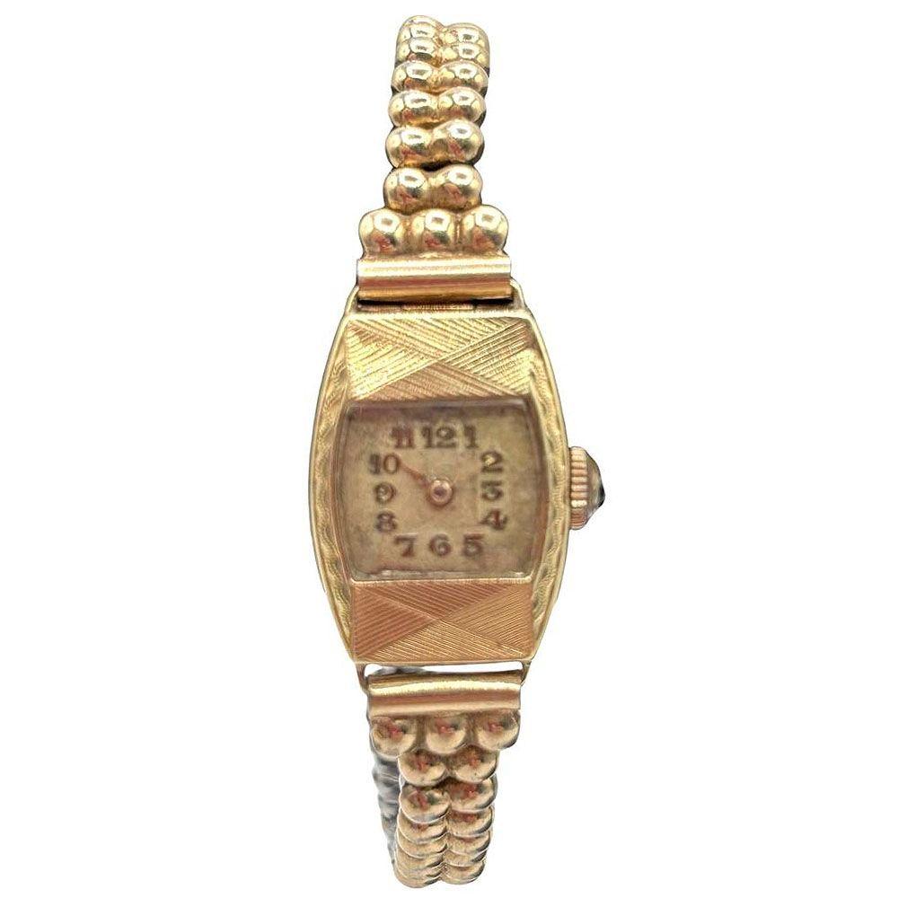 Swiss Made Rolled Gold Plate Art Deco Women's Watch by Gruen w/ Wristband In Excellent Condition For Sale In Van Nuys, CA