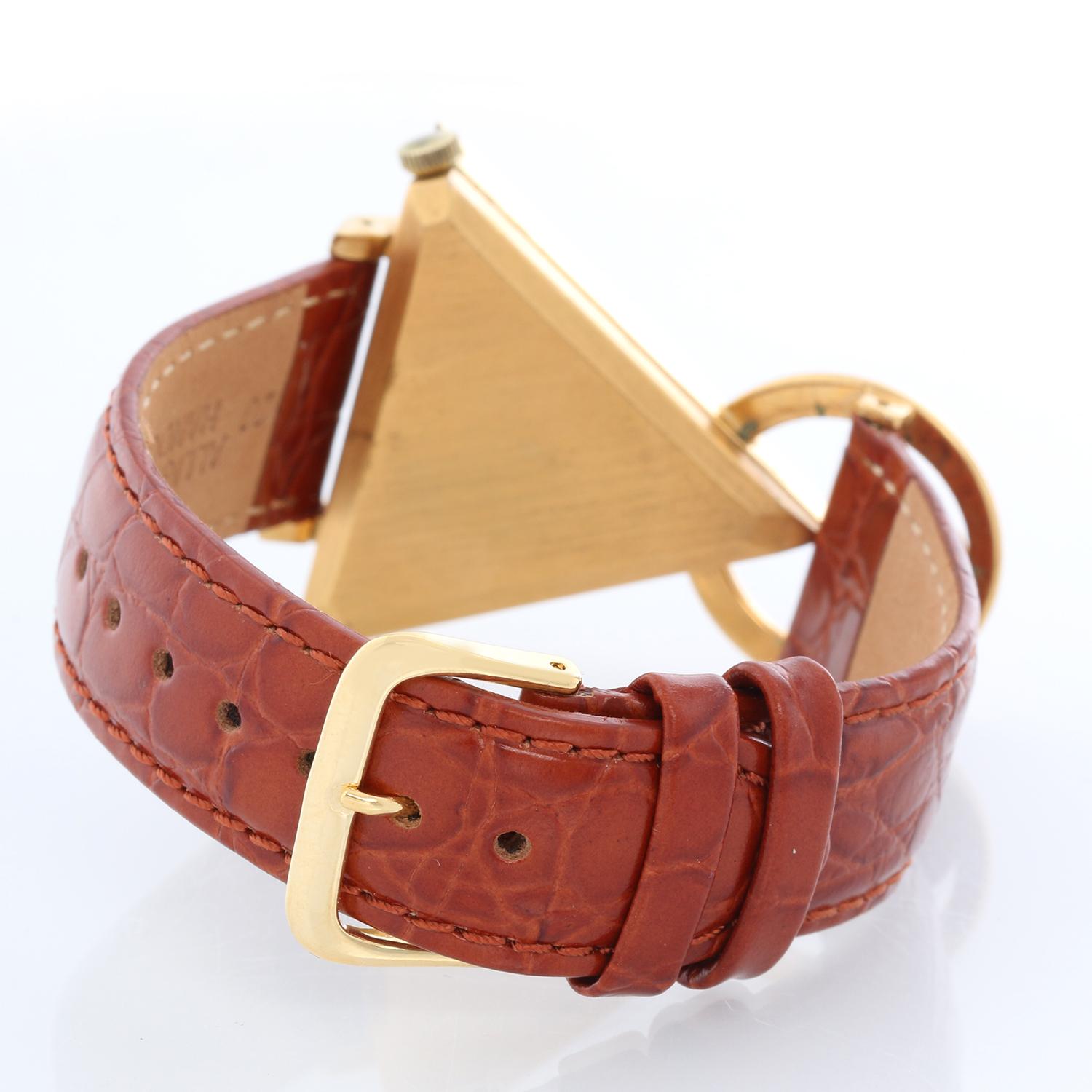 Schweizer Masonic Triangular Armbanduhr im Zustand „Hervorragend“ in Dallas, TX