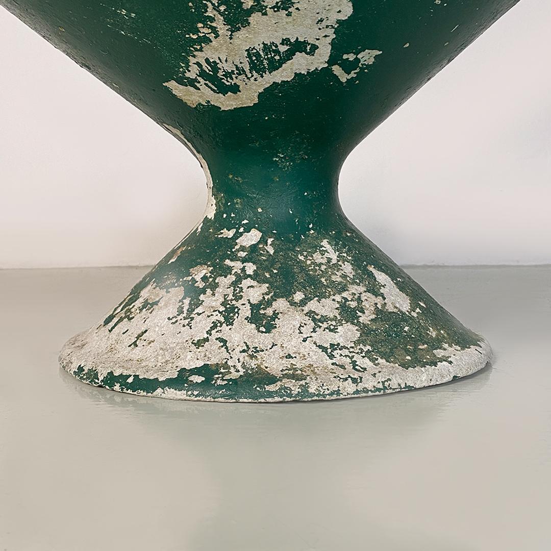 Swiss mid-century modern conical green concrete Diable planter or vase by Willy Gulh, 1950s
Diable model planter or vase, entirely in concrete, with conical base structure and containing base always in the shape of a cone, specular at the base but