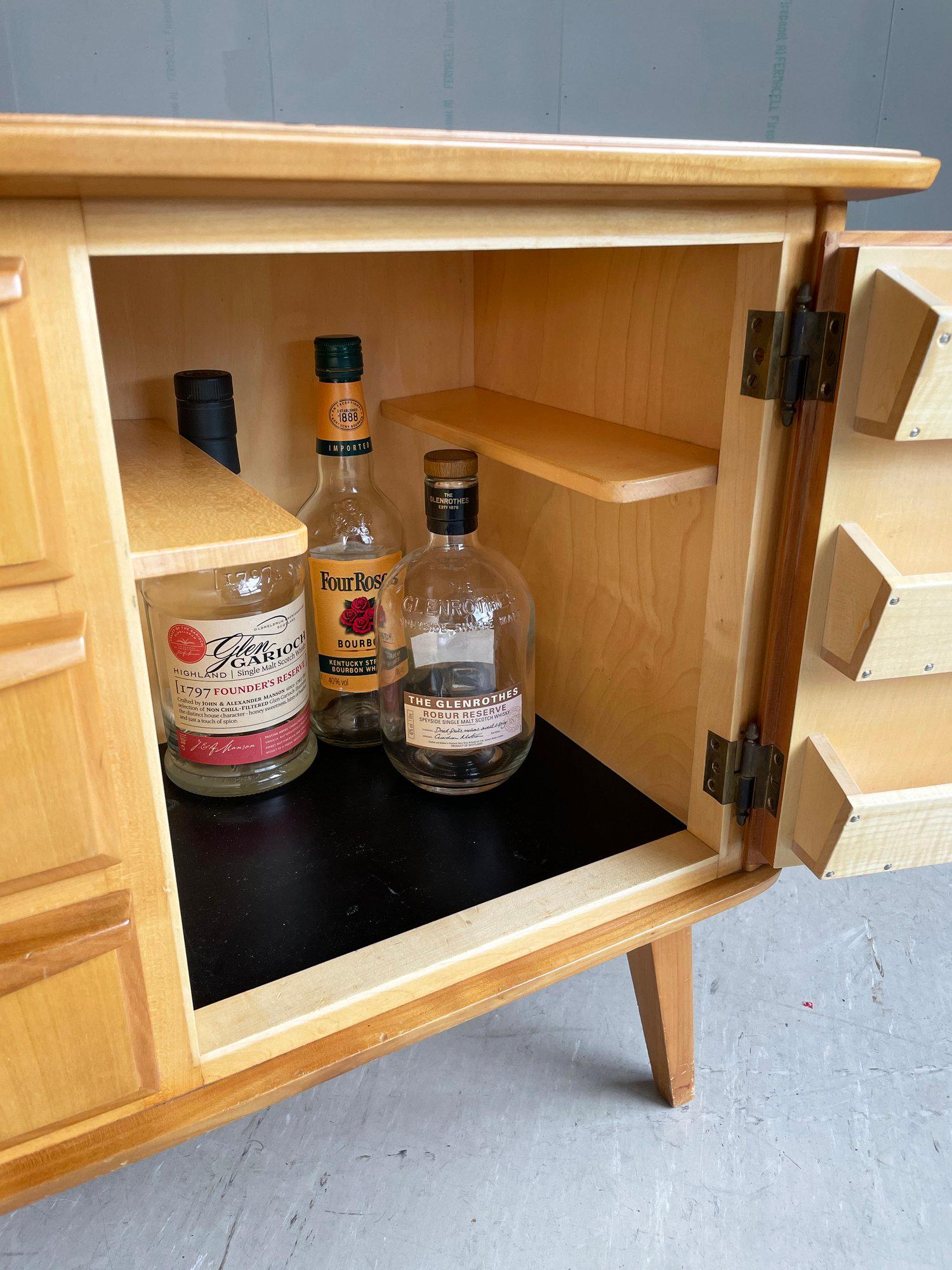 Schweizer Mid Century Getränkeschrank im Angebot 6