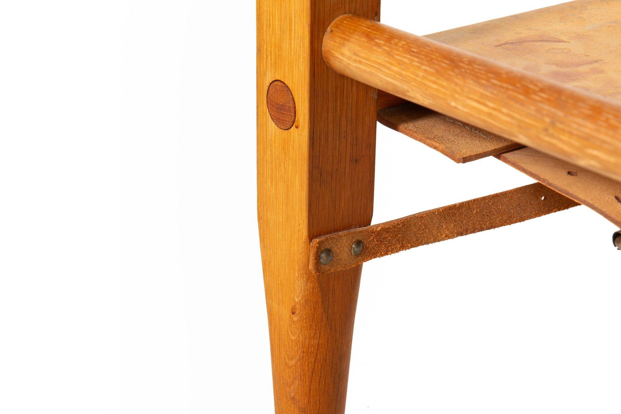 Swiss Mid-Century Modern Leather and Oak Safari Chair by Wilhelm Kienzle For Sale 12