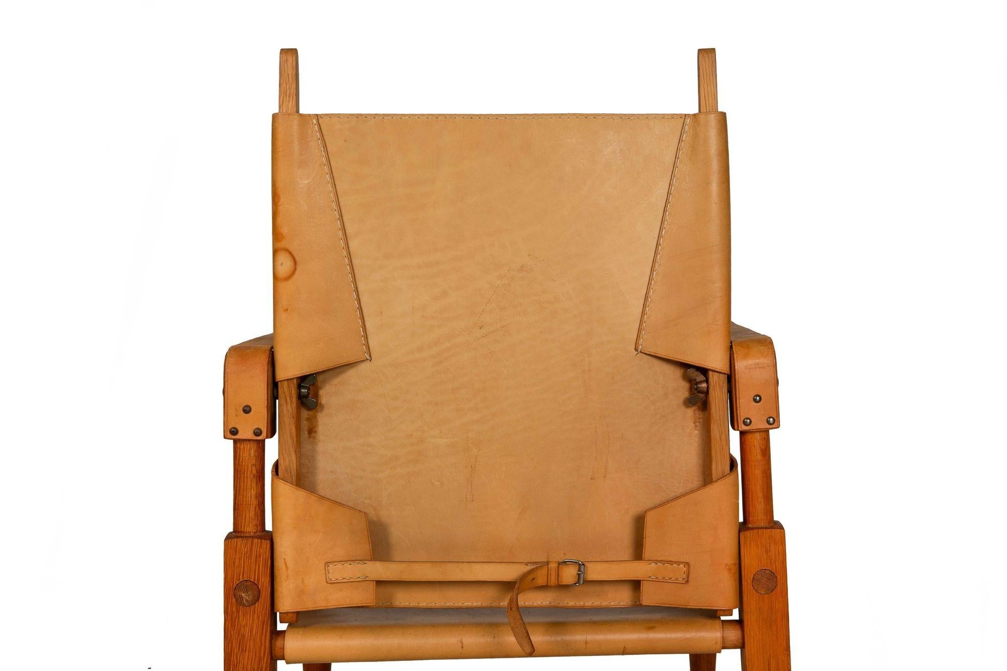 Swiss Mid-Century Modern Leather and Oak Safari Chair by Wilhelm Kienzle For Sale 2