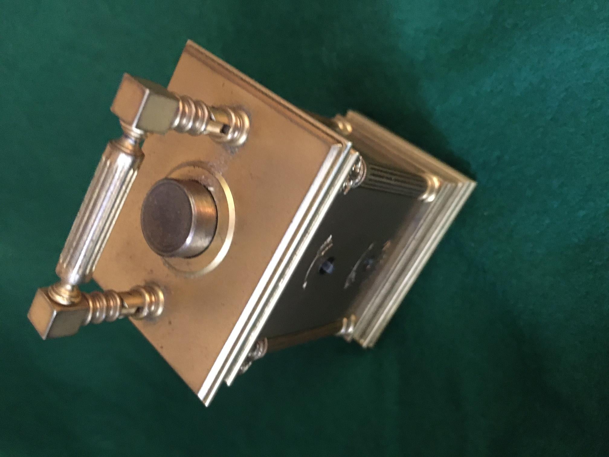 Début du 20ème siècle Horloge suisse miniature à sonnerie avec répétition poussée fr. Black Starr & Frost NY en vente