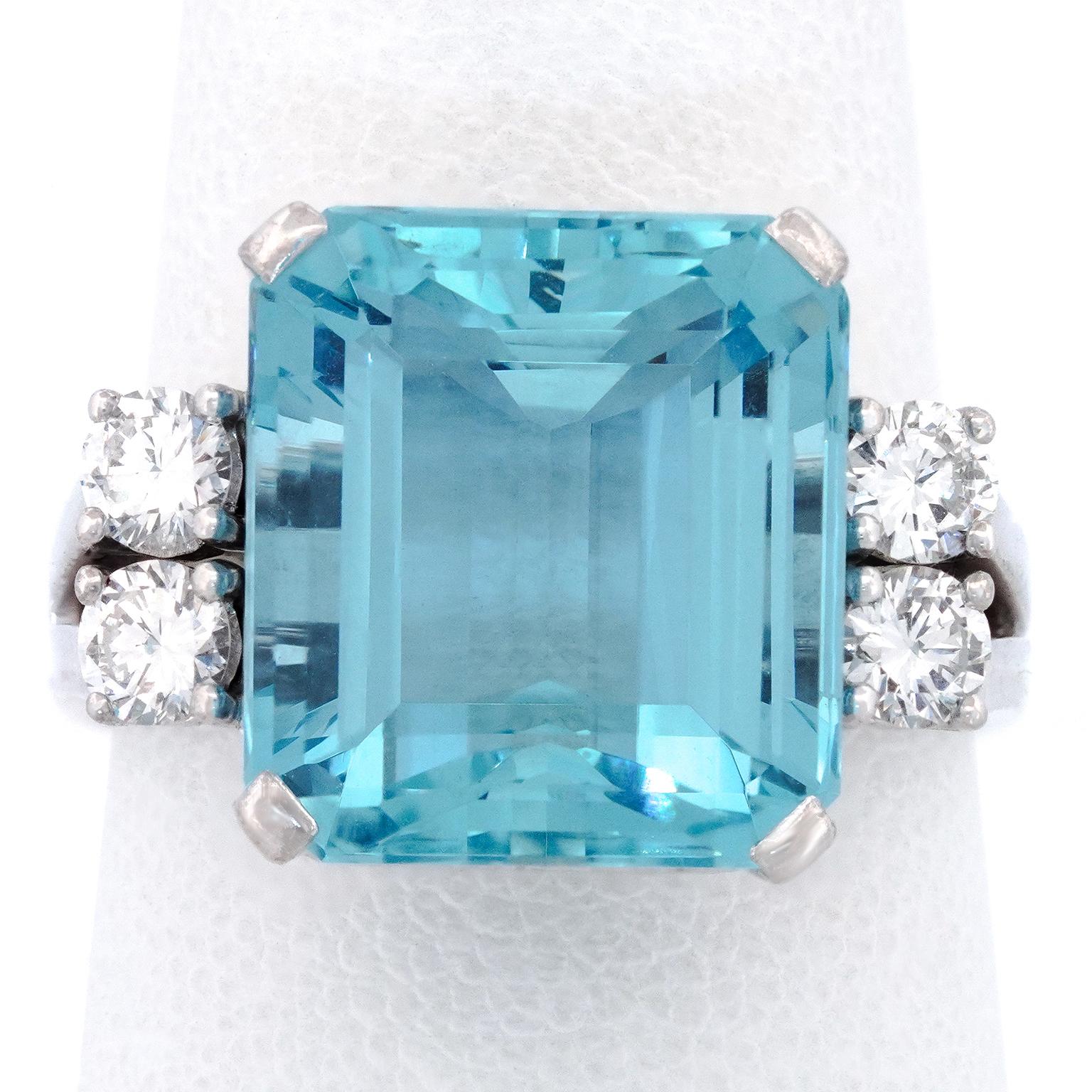 Swiss Modern Aquamarine and Diamond Ring For Sale 2