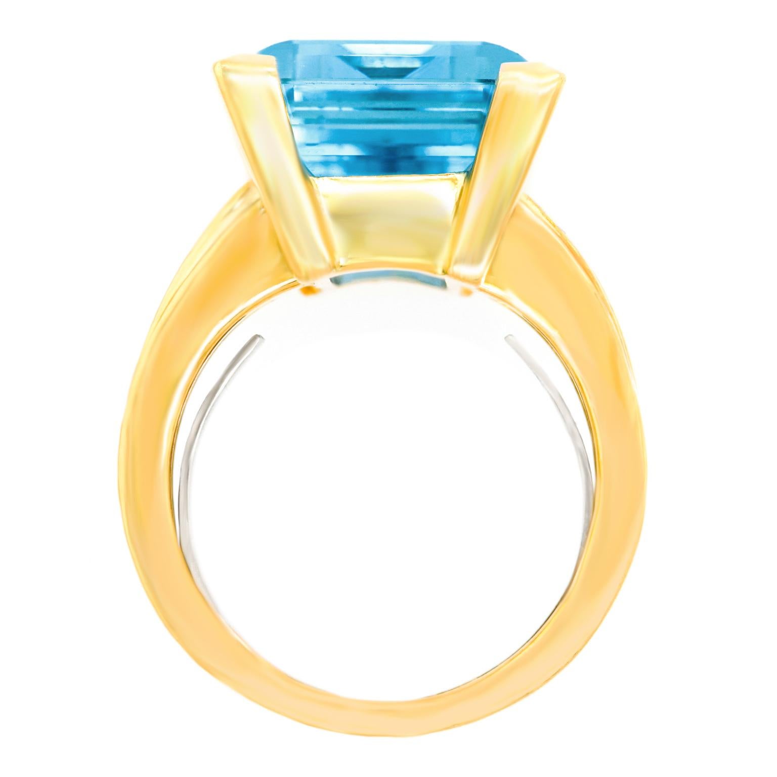 Women's or Men's Swiss Modern Aquamarine and Gold Ring For Sale